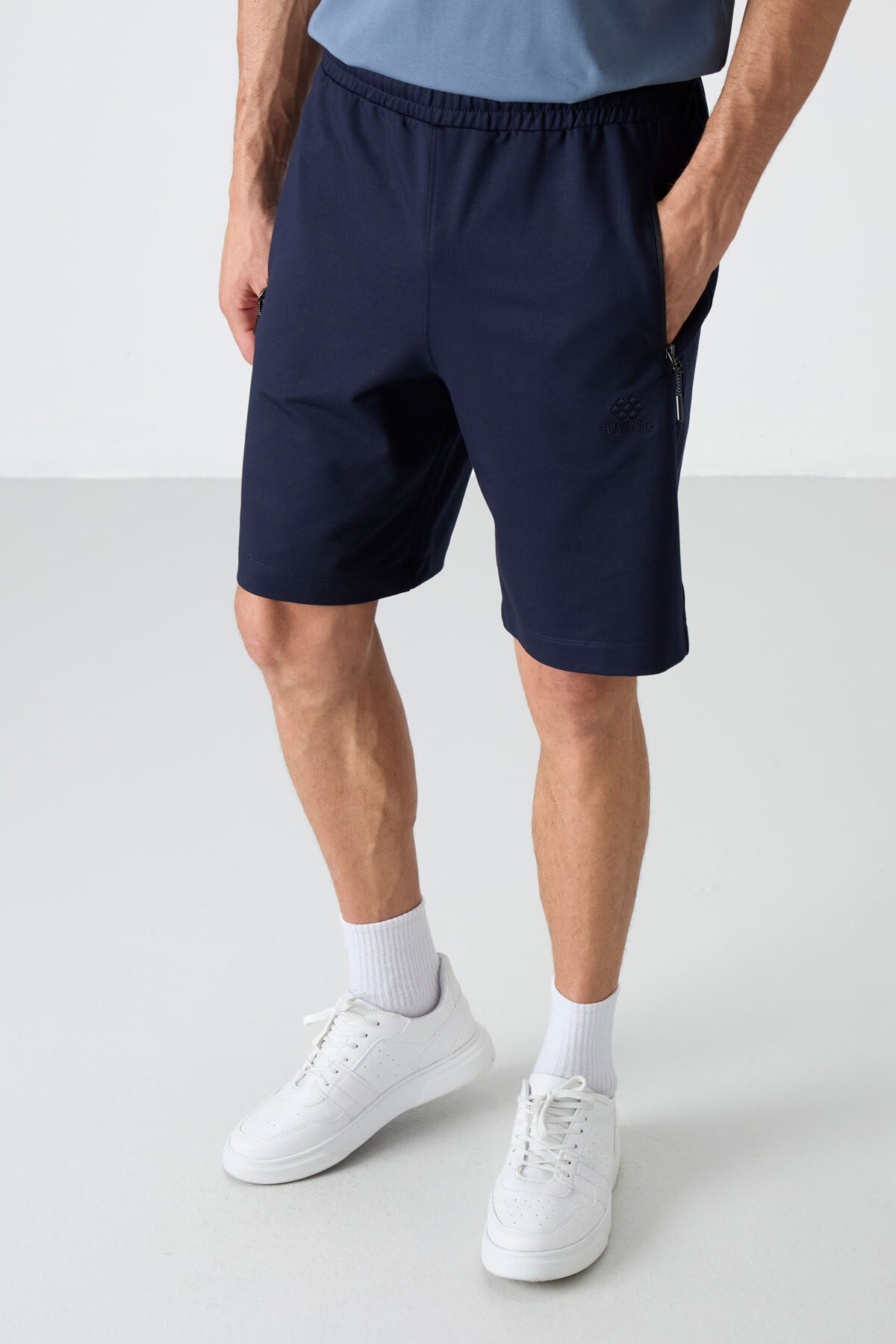 short homme à cordon avec poches arrière zippées cachées, coupe standard - 81136