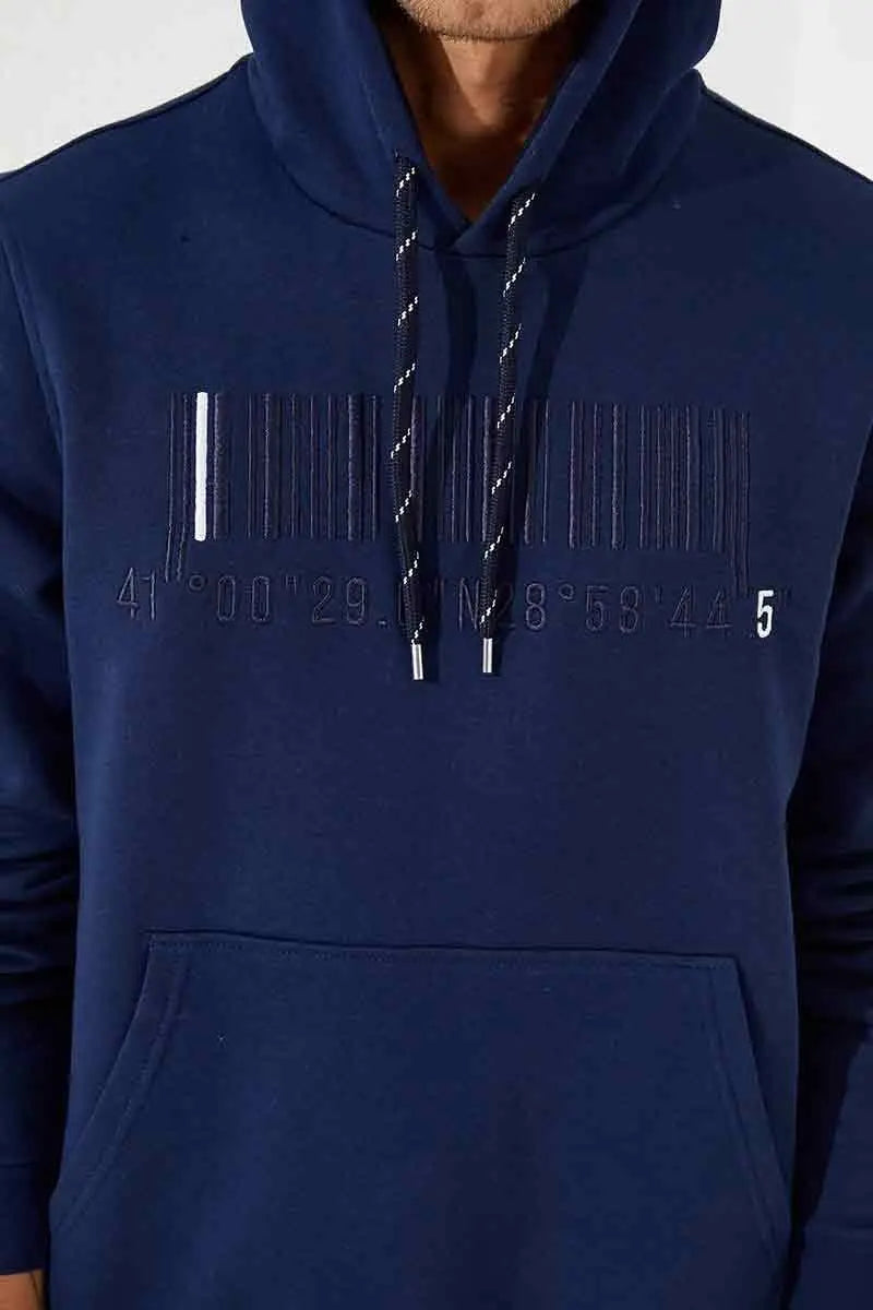 nakişli kanguru cep standart kalip kapüşonlu erkek sweatshirt - 87839 - Justyol