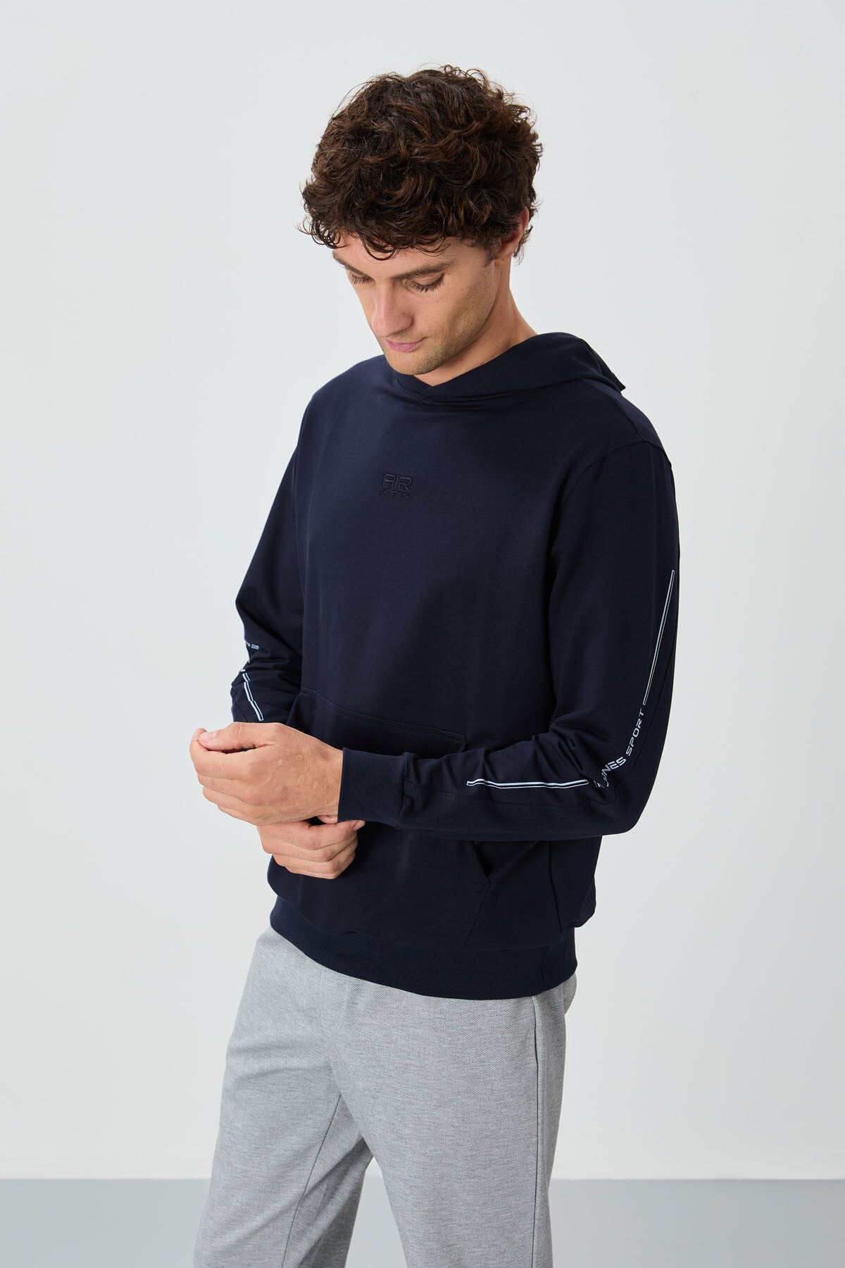 <tc>Sweatshirt homme à capuche Ulrich - 88311</tc>