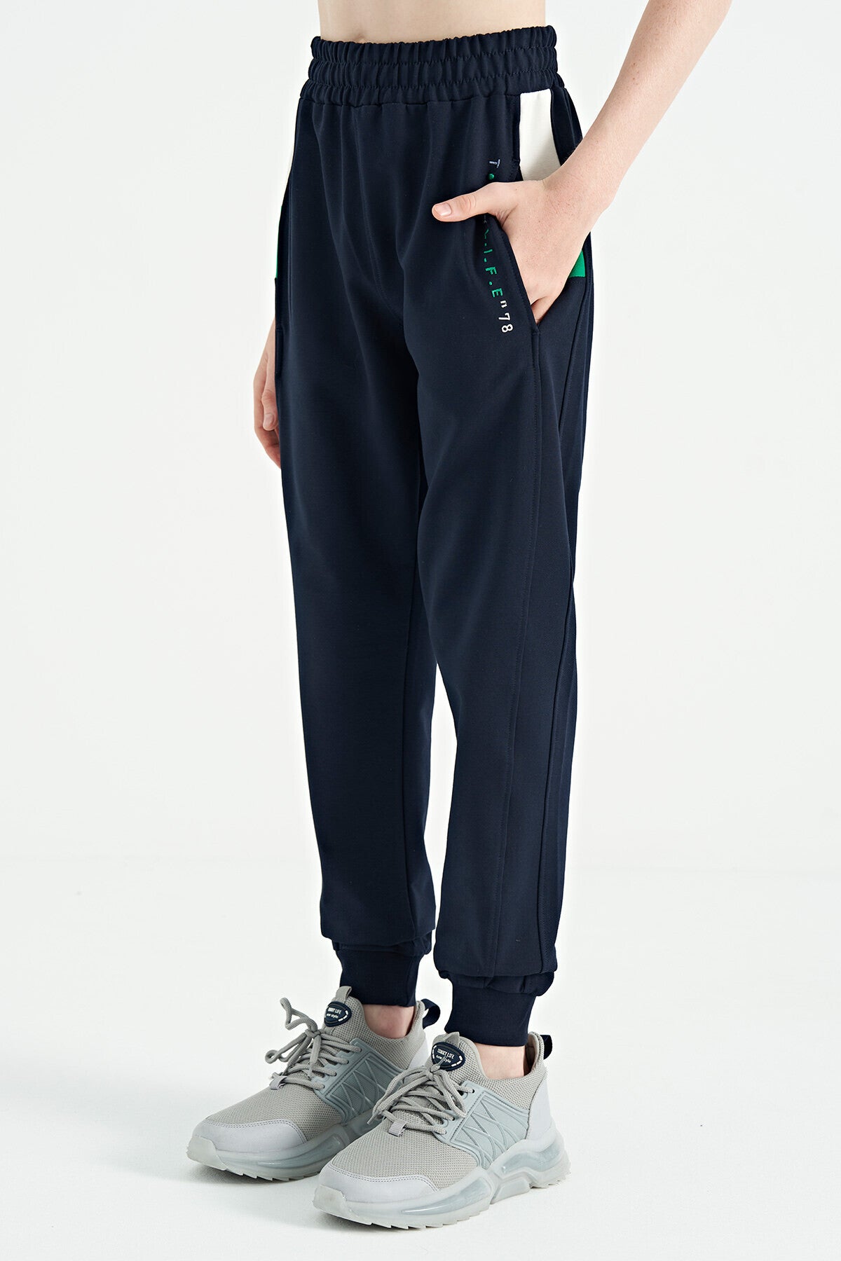 <tc>pantalon de jogging pour garçon à coupe standard avec bandes latérales en blocs de couleur - 11063</tc>