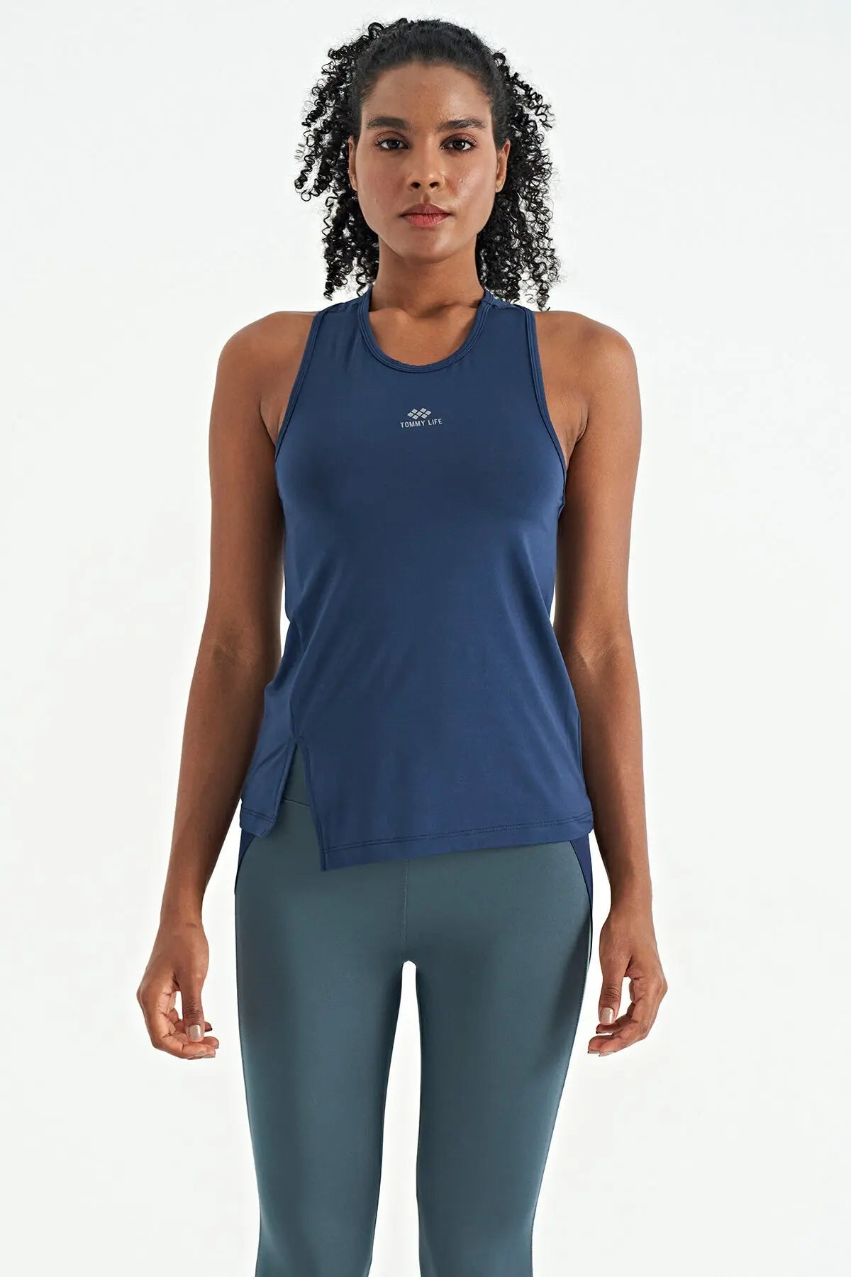 yirtmaç detayli o yaka sifir kollu standart kalip kadin spor atlet - 97256 - Justyol