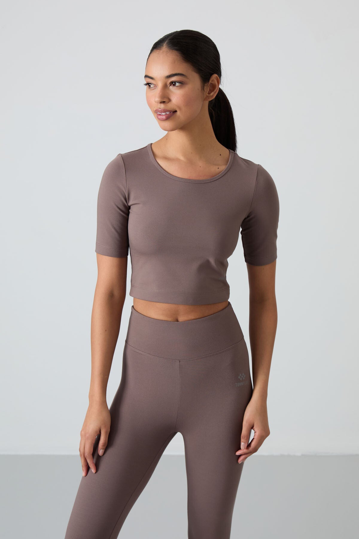 Ensemble Sport Femme 2 Pièces – Crop T-shirt & Legging - 95285