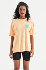 ön arka baski detayli o yaka oversize kadin t-shirt - 02232