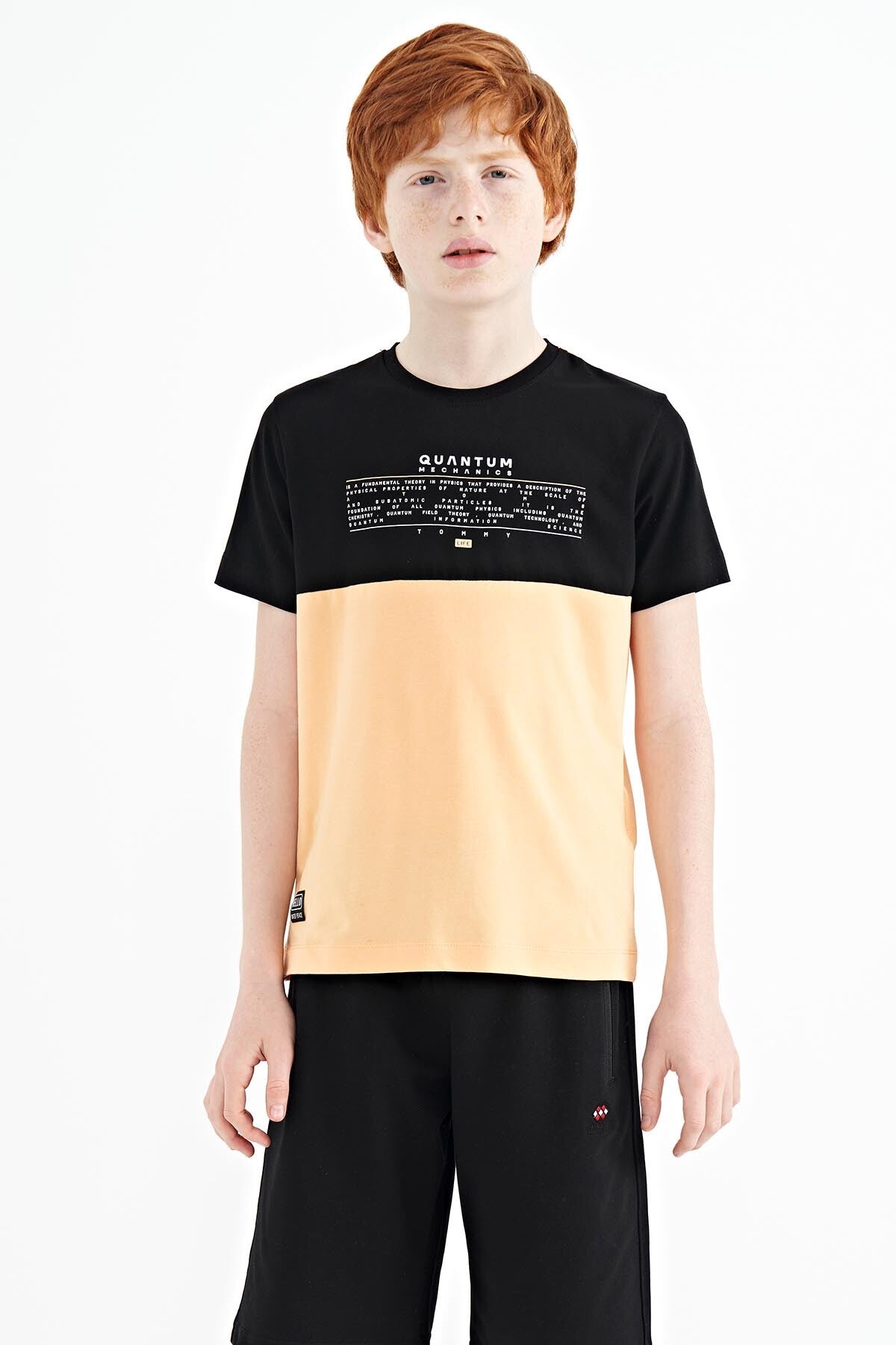 <tc>T-shirt pour garçon à col rond, coupe standard, avec imprimé de texte et blocs de couleur - 11134</tc>