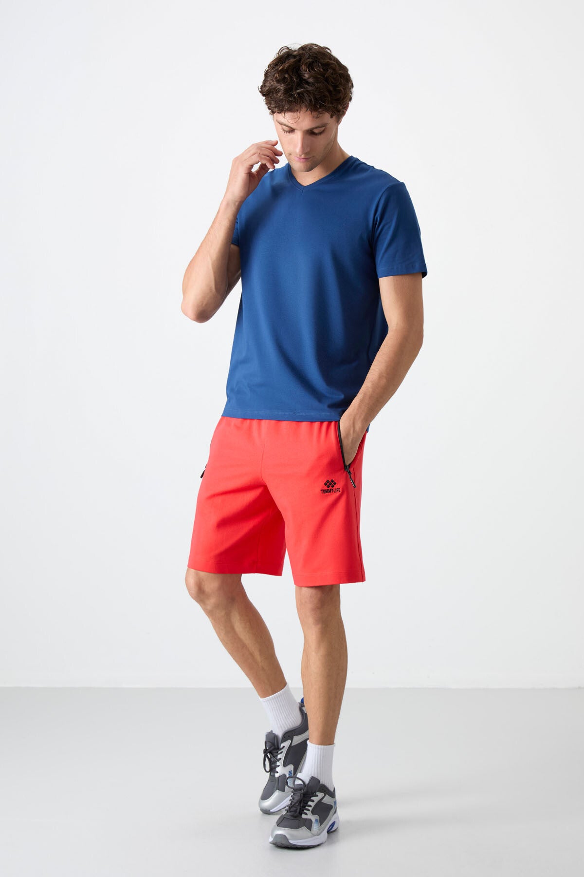 short homme à cordon avec poches arrière zippées cachées, coupe standard - 81136