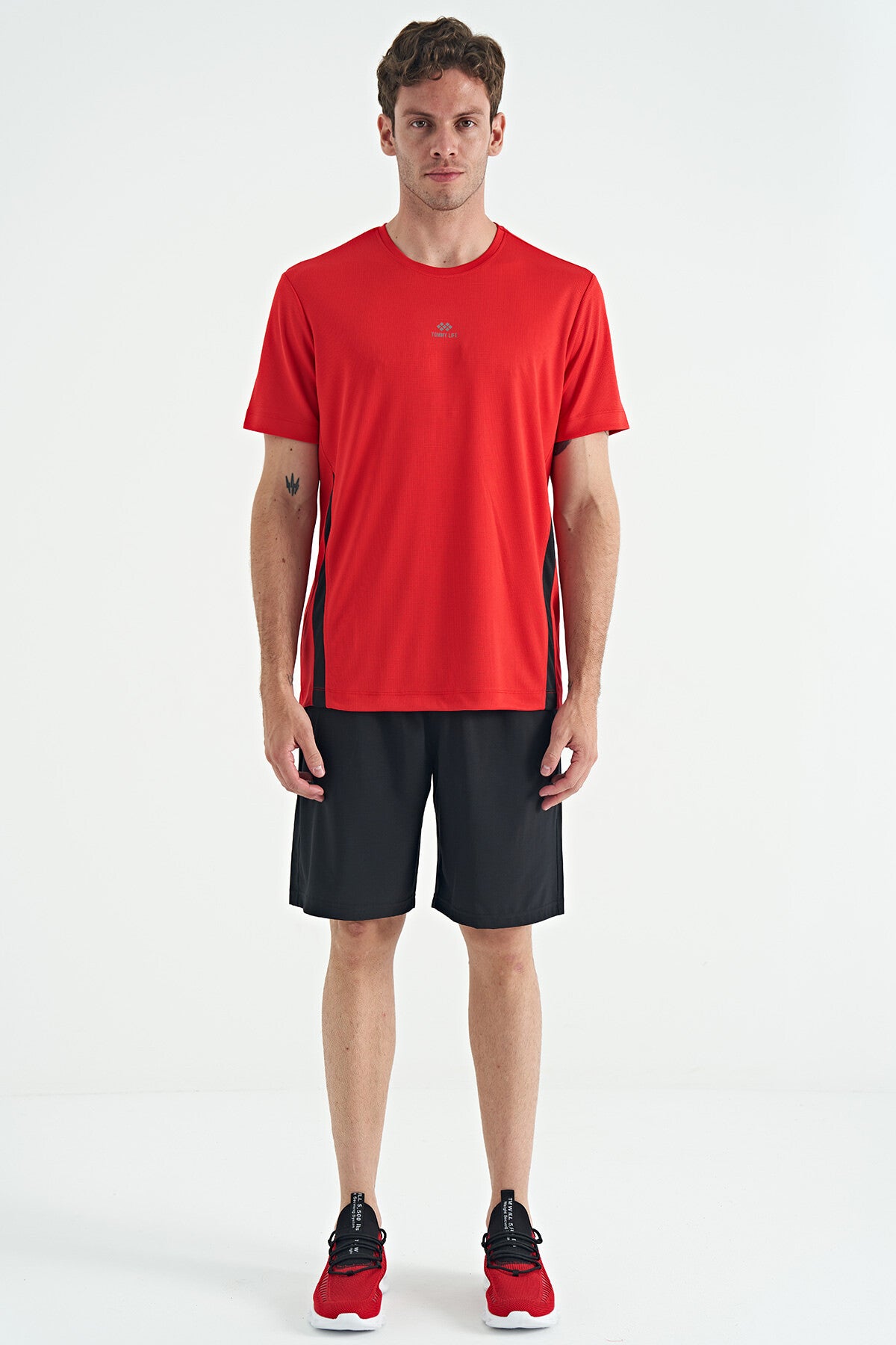 <tc>T-shirt homme à col rond, coupe standard avec détails en biais pour le sport - 88254</tc>