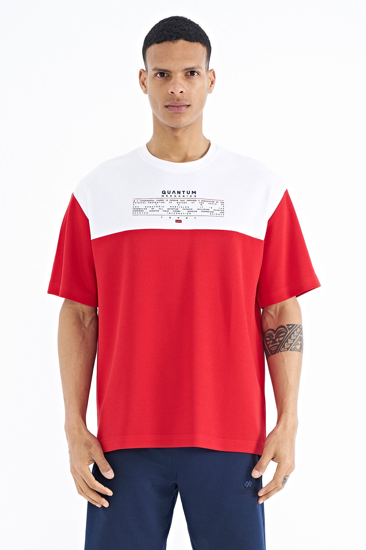 <tc>T-shirt oversize pour homme à col rond, avec détails d'imprimé et dégradé de couleurs - 88225</tc>