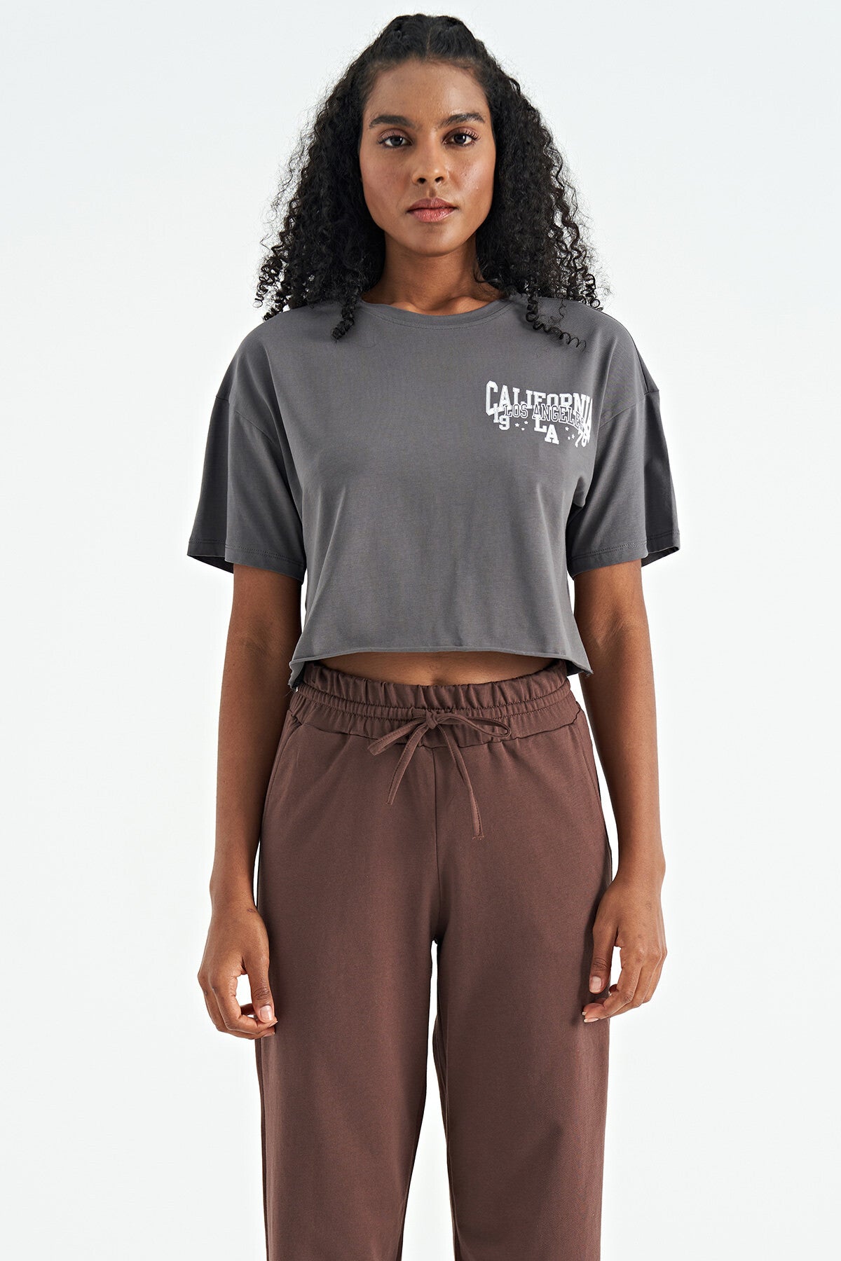 baskili düşük kol detayli oversize kadin crop t-shirt - 02179