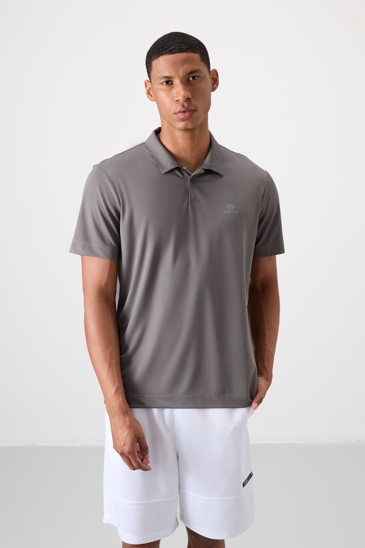 <tc>T-shirt de sport actif homme à col polo avec logo imprimé, coupe standard - 88252</tc>