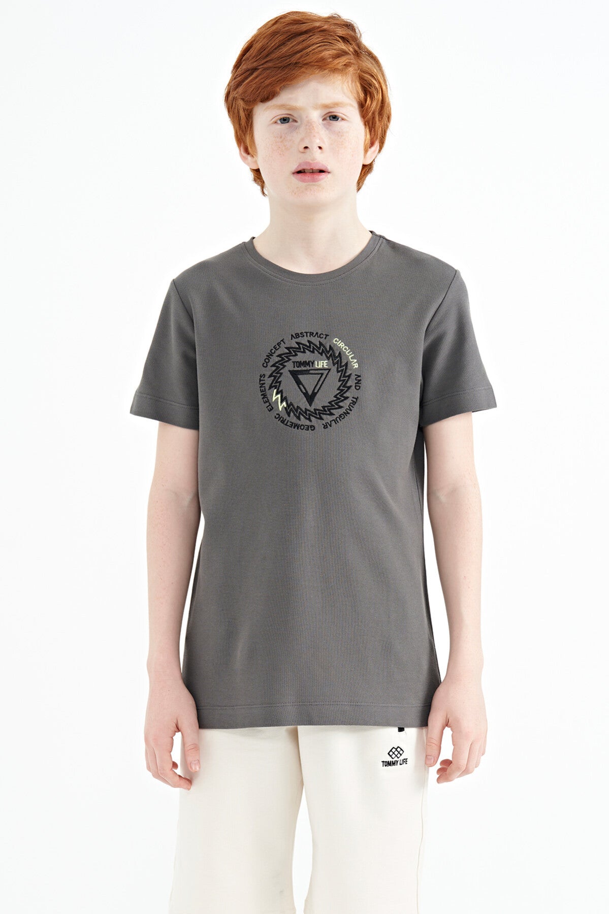 <tc>T-shirt pour garçon à col rond, coupe standard, avec détails de broderie - 11115</tc>