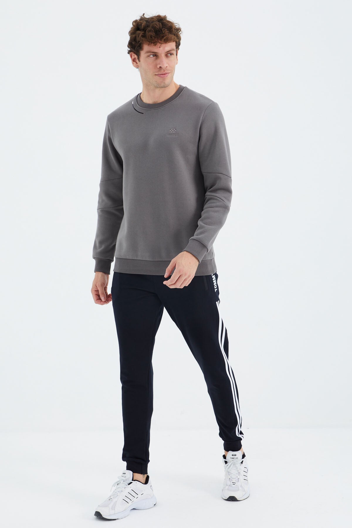 <tc>Sweatshirt homme col rond avec détails à bandes sur les manches, coupe basique et décontractée - 88293</tc>