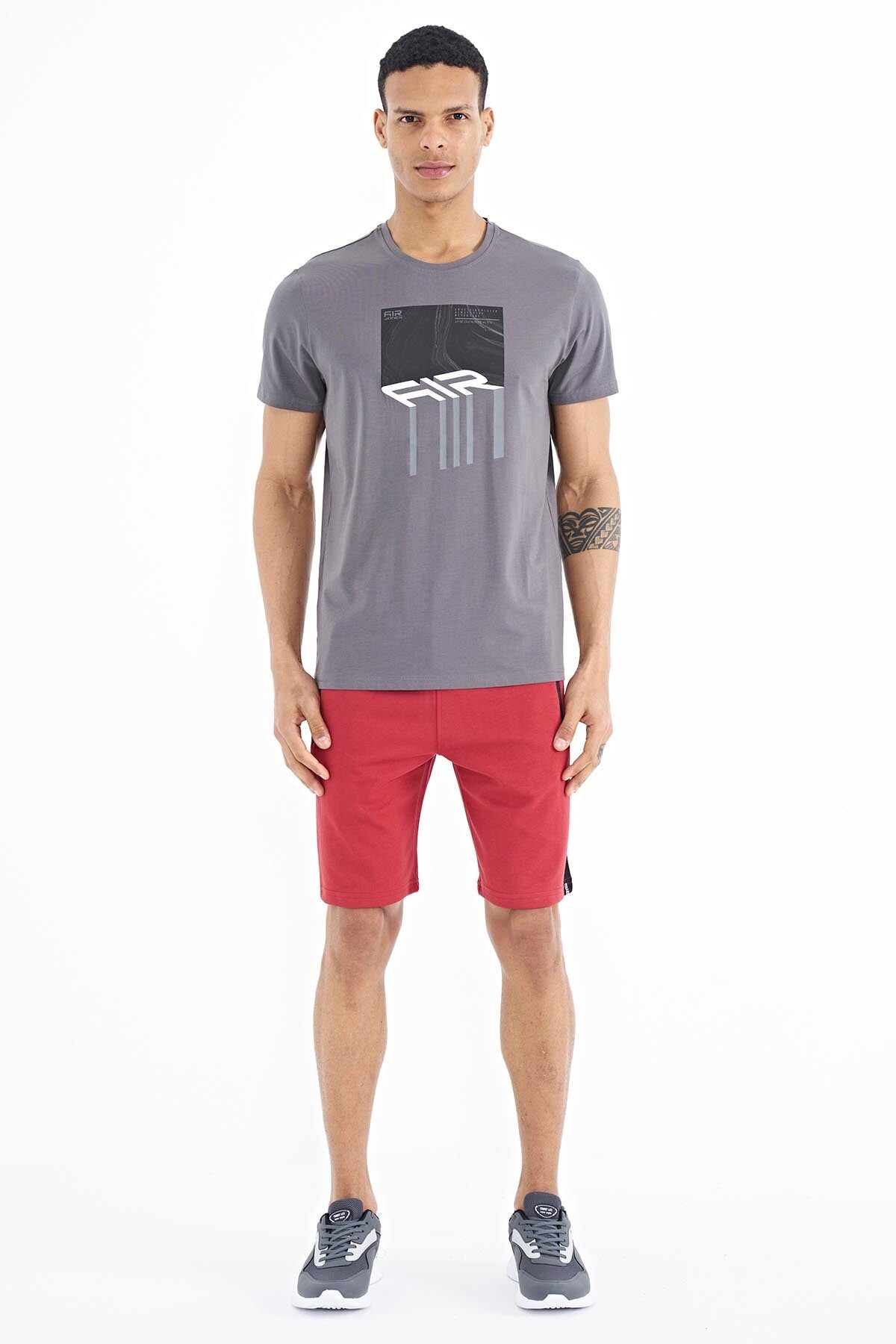 <tc>T-shirt pour homme à coupe standard "louis" - 88202</tc>