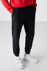 <tc>Pantalon de survêtement pour homme à la coupe ajustée, avec lacets - 84999</tc>