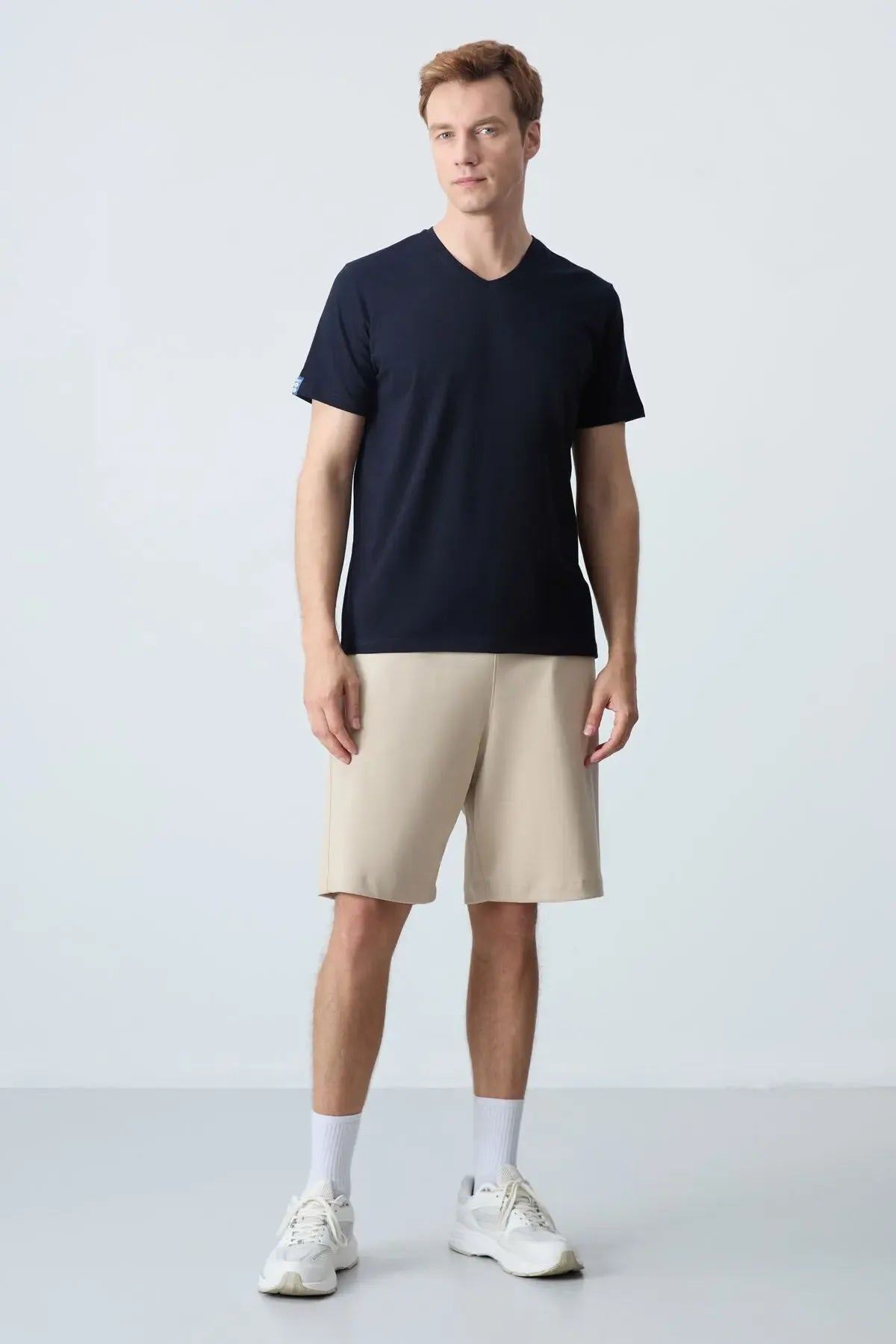 T-shirt homme basique col V manches courtes coupe standard- 87912 - Justyol