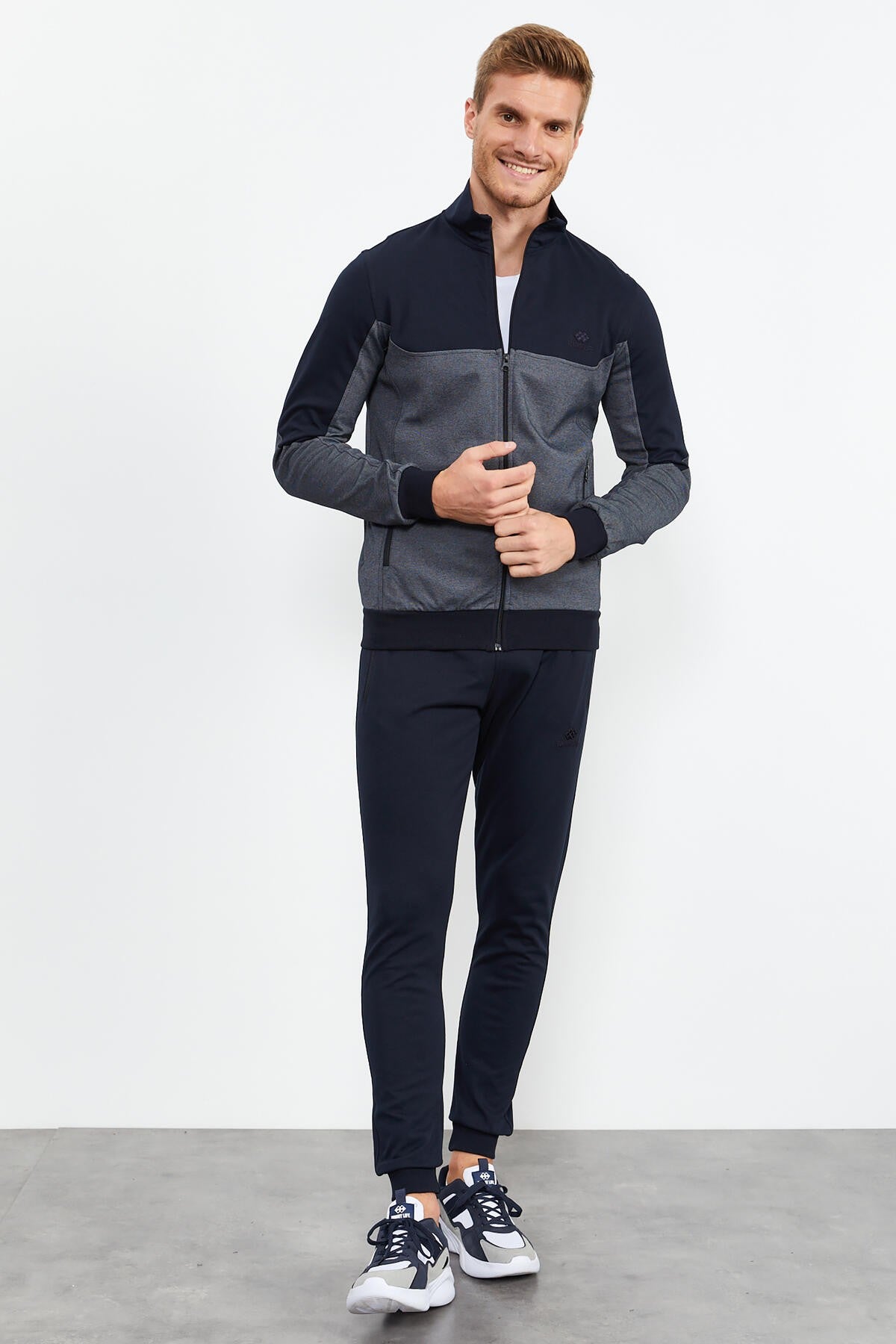 <tc>Ensemble de survêtement homme à col montant, bicolore, coupe standard avec poignets - 85142</tc>