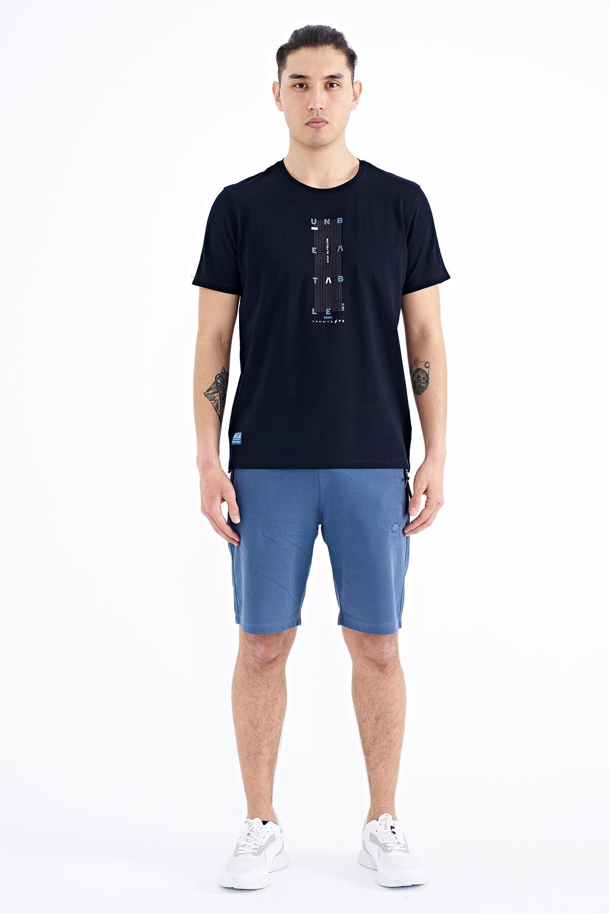 <tc>T-shirt pour homme à col rond, coupe standard, avec détails de bande sur les manches - 88234</tc>