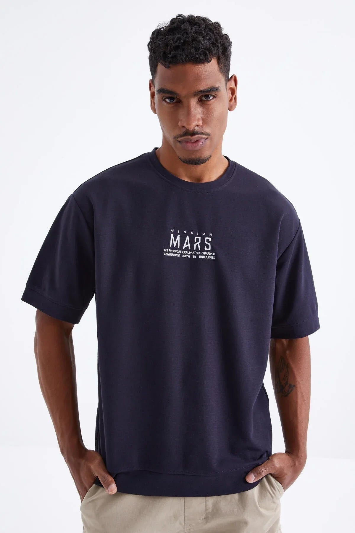 t‑shirt oversize homme col rond broderie Mars- 88104 - Justyol