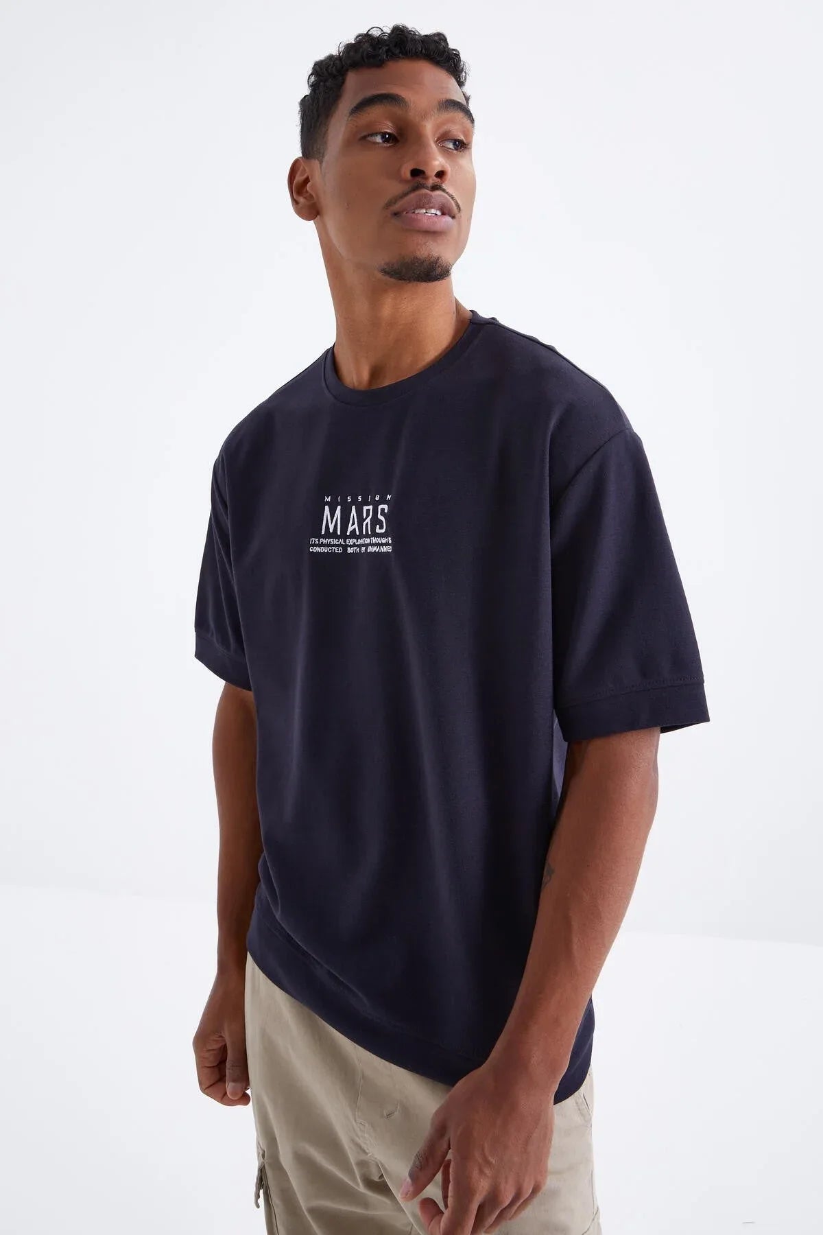 t‑shirt oversize homme col rond broderie Mars- 88104 - Justyol