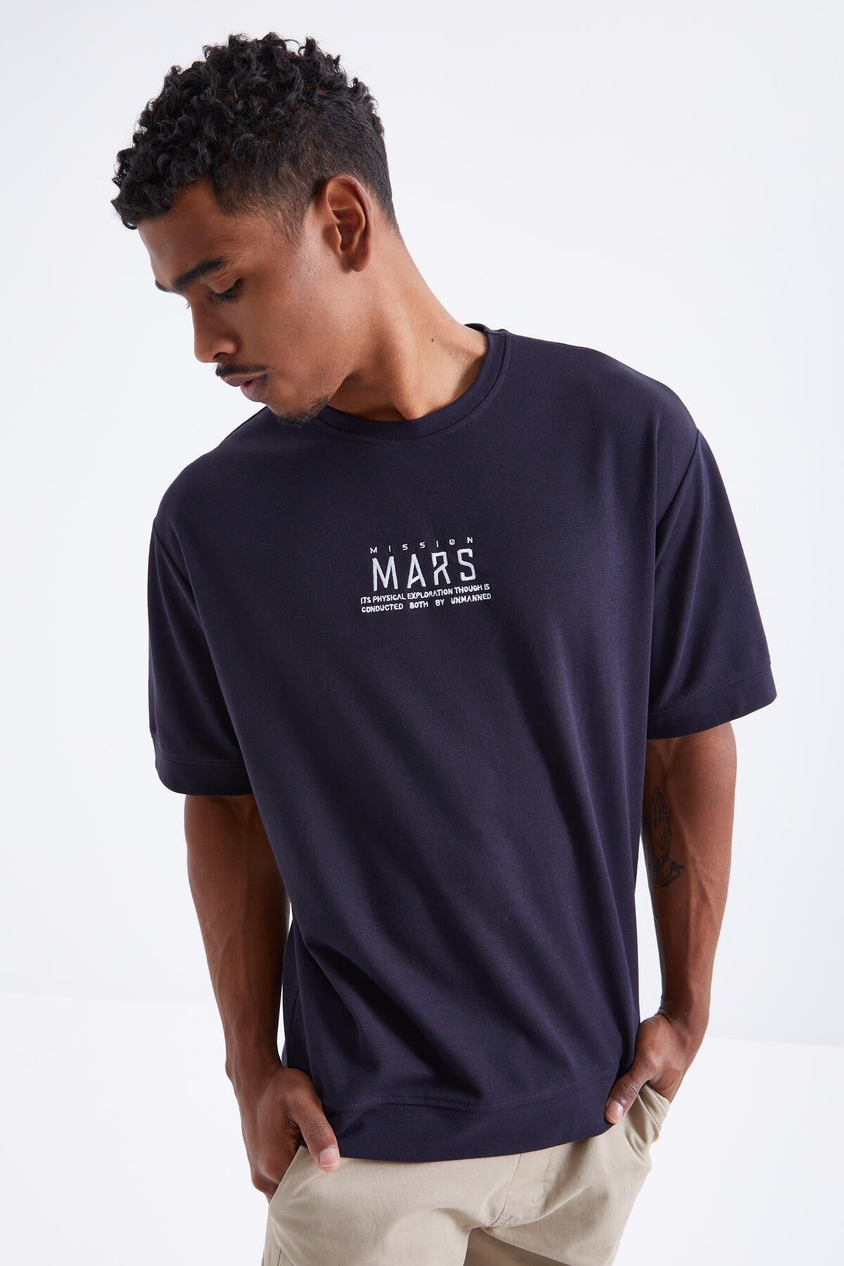 mars yazi nakişli o yaka erkek oversize t-shirt - 88104 JMen