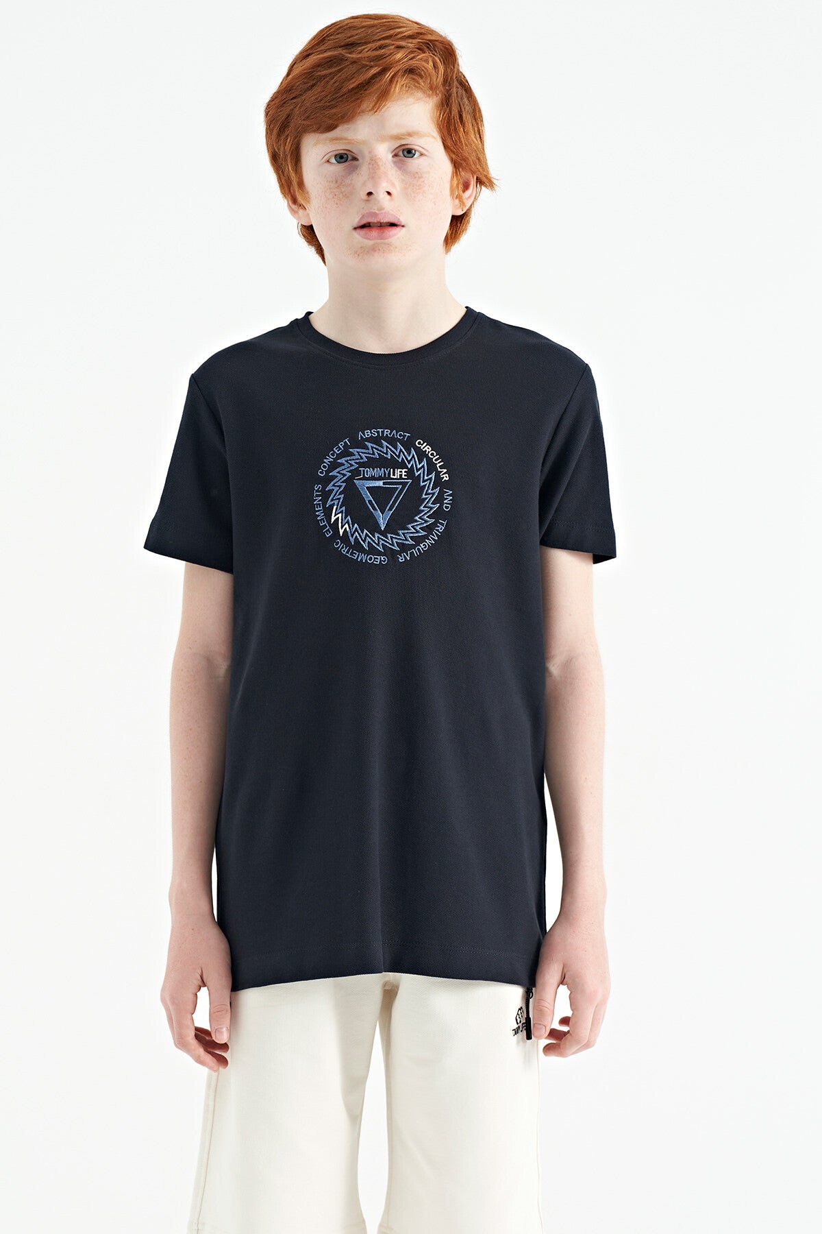 <tc>T-shirt pour garçon à col rond, coupe standard, avec détails de broderie - 11115</tc>