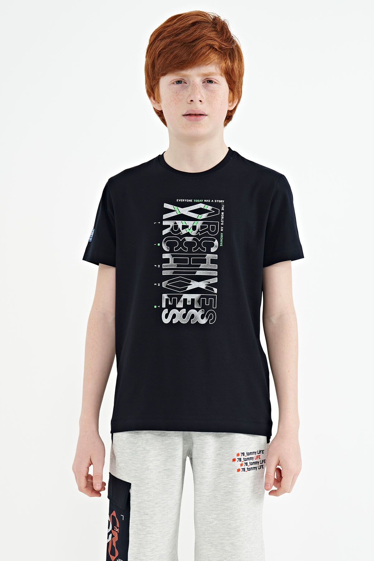 <tc>T-shirt pour garçon à col rond, coupe standard, avec imprimé sur le devant - 11099</tc>