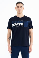 <tc>T-shirt pour homme à coupe standard avec impression et détails de poche avant - 88200</tc>