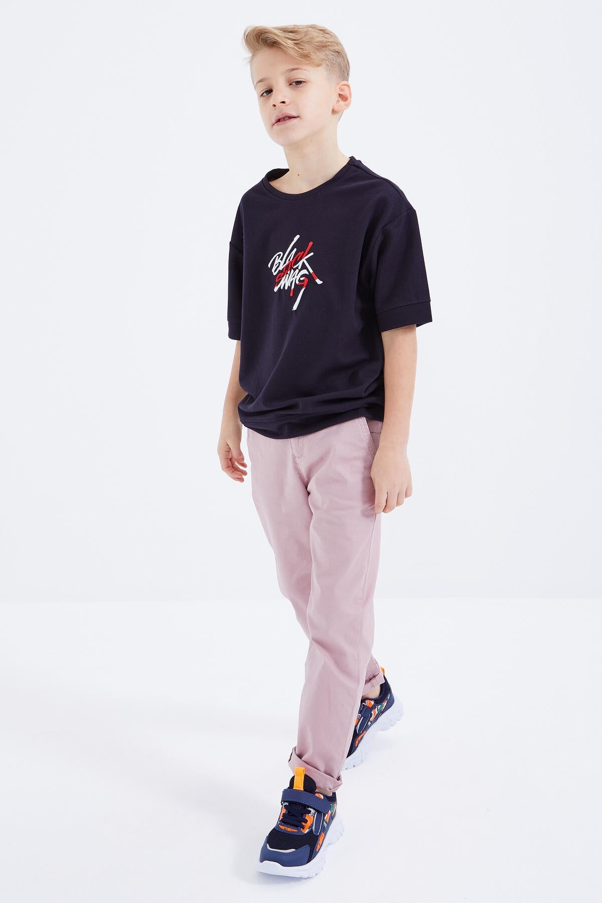 <tc>T-shirt garçon à col rond, manches courtes, oversize avec broderie de texte - 10898</tc>