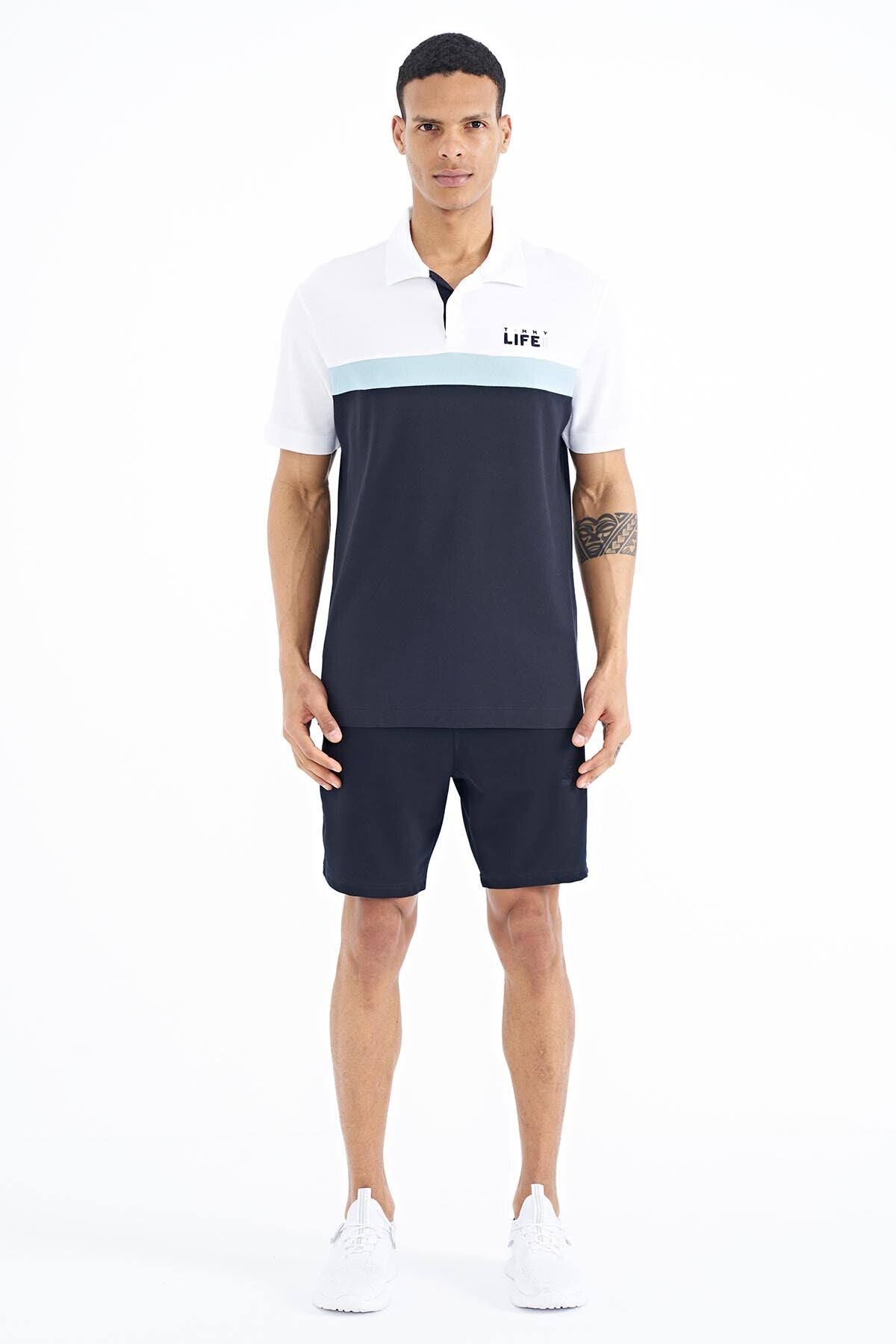 <tc>T-shirt pour homme à col polo avec dégradé de couleurs, coupe standard - 88238</tc>