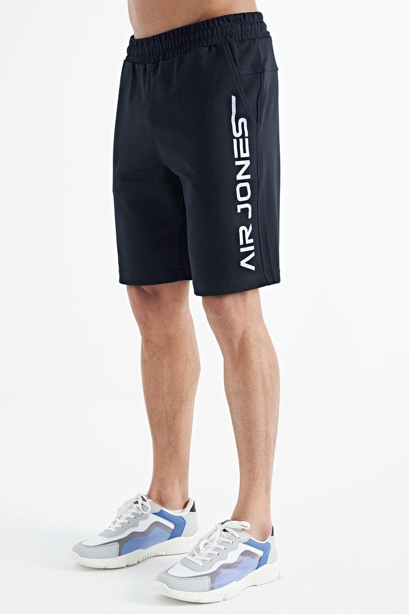 Short homme avec impression sur les côtés et taille élastique