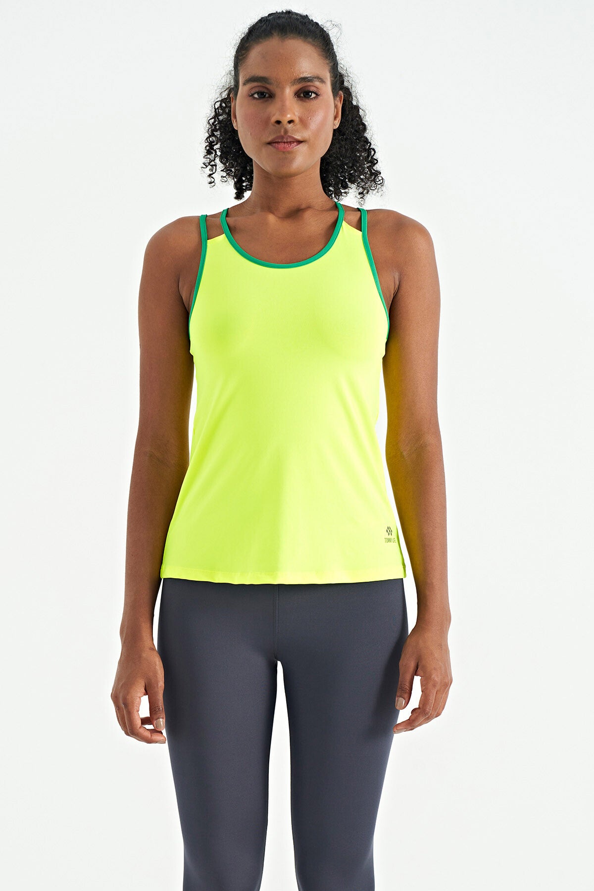 <tc>Débardeur de sport femme à dos décolleté avec bretelles doubles, coupe standard - 97258</tc>