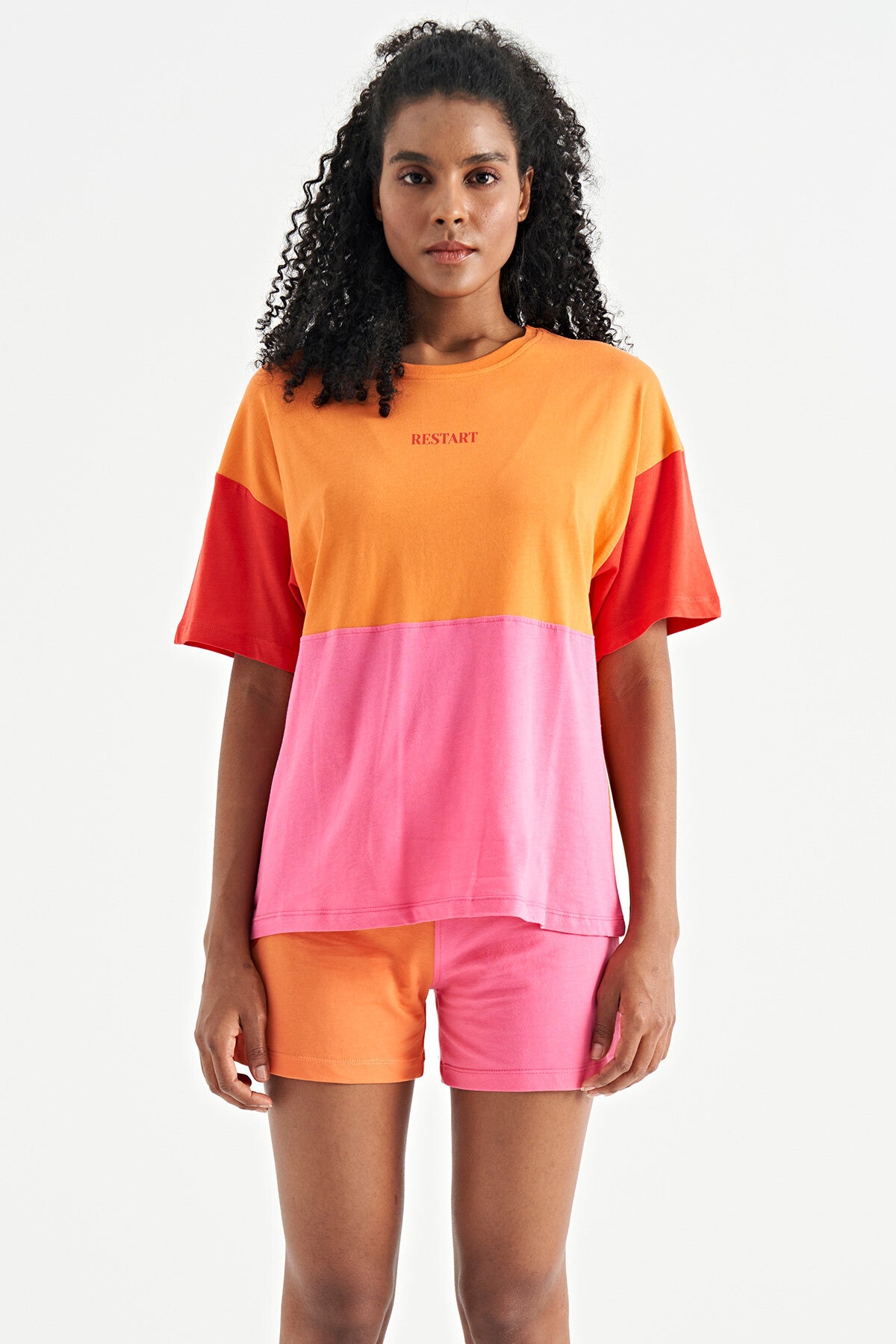 çok renkli o yaka oversize kadin basic t-shirt - 02309