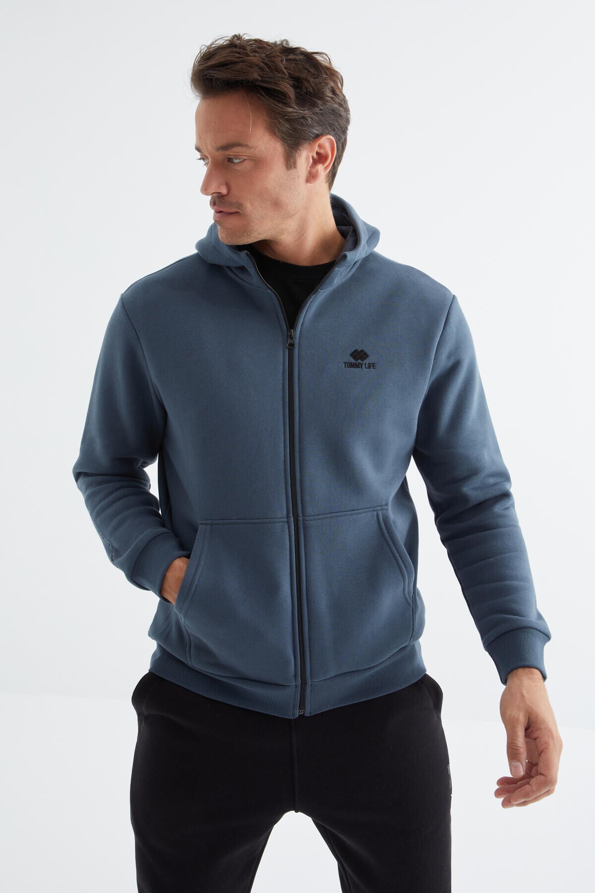 <tc>Sweatshirt homme à capuche, coupe décontractée avec fermeture éclair et détails brodés - 88035</tc>