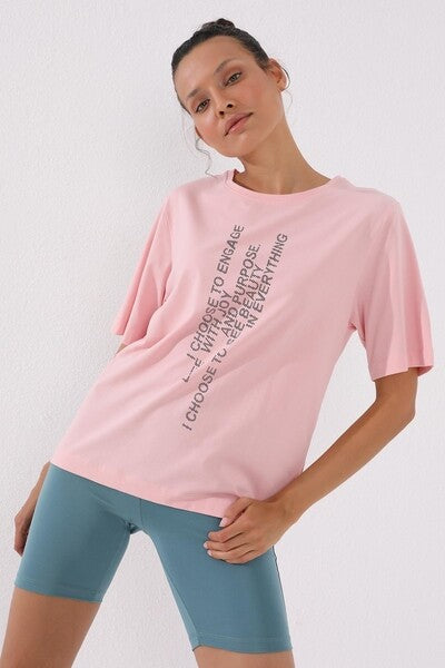 pembe dikey yazi baskili o yaka kadin oversize t-shirt - 97138