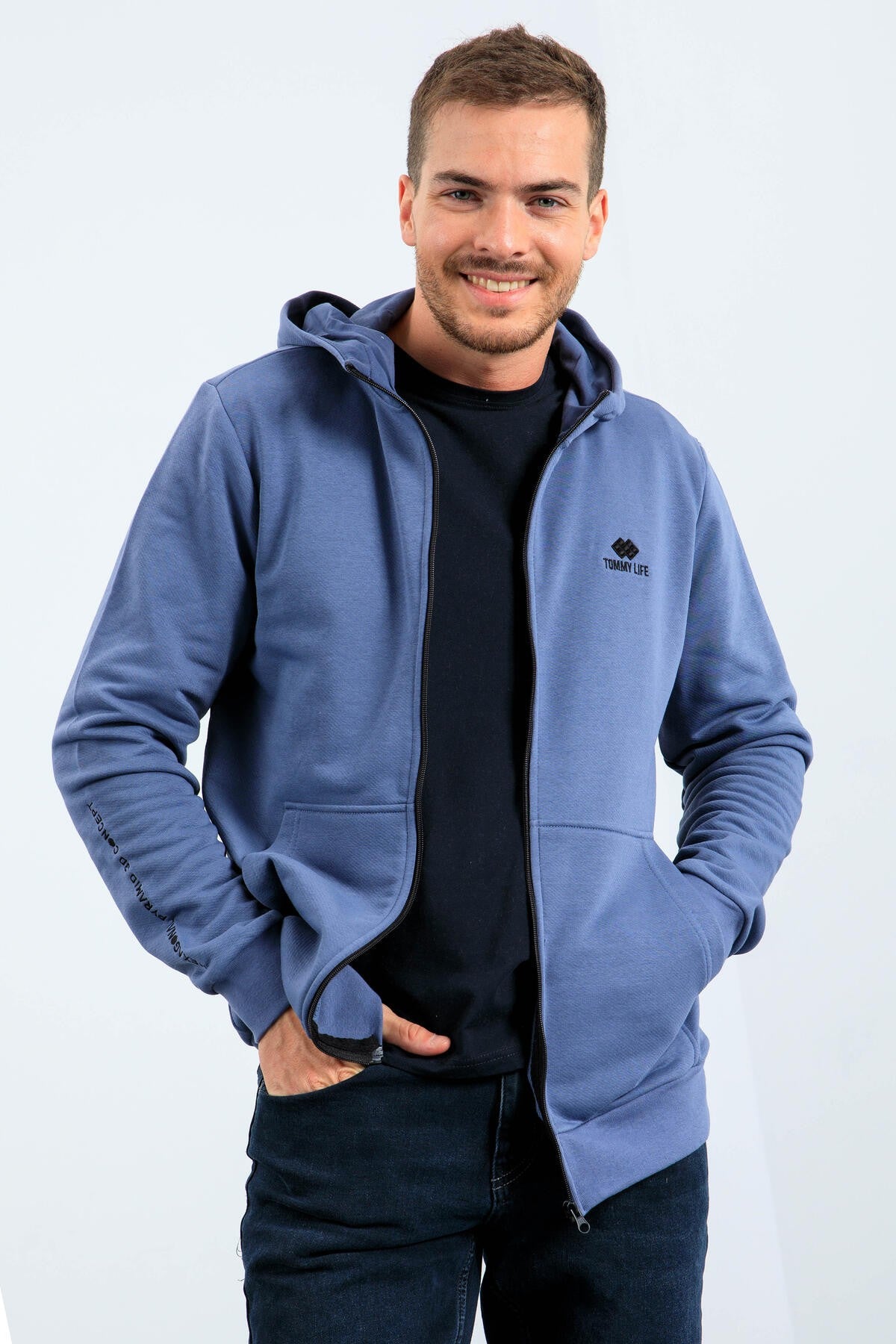 <tc>Sweatshirt homme à capuche, coupe décontractée avec fermeture éclair et détails brodés - 88035</tc>