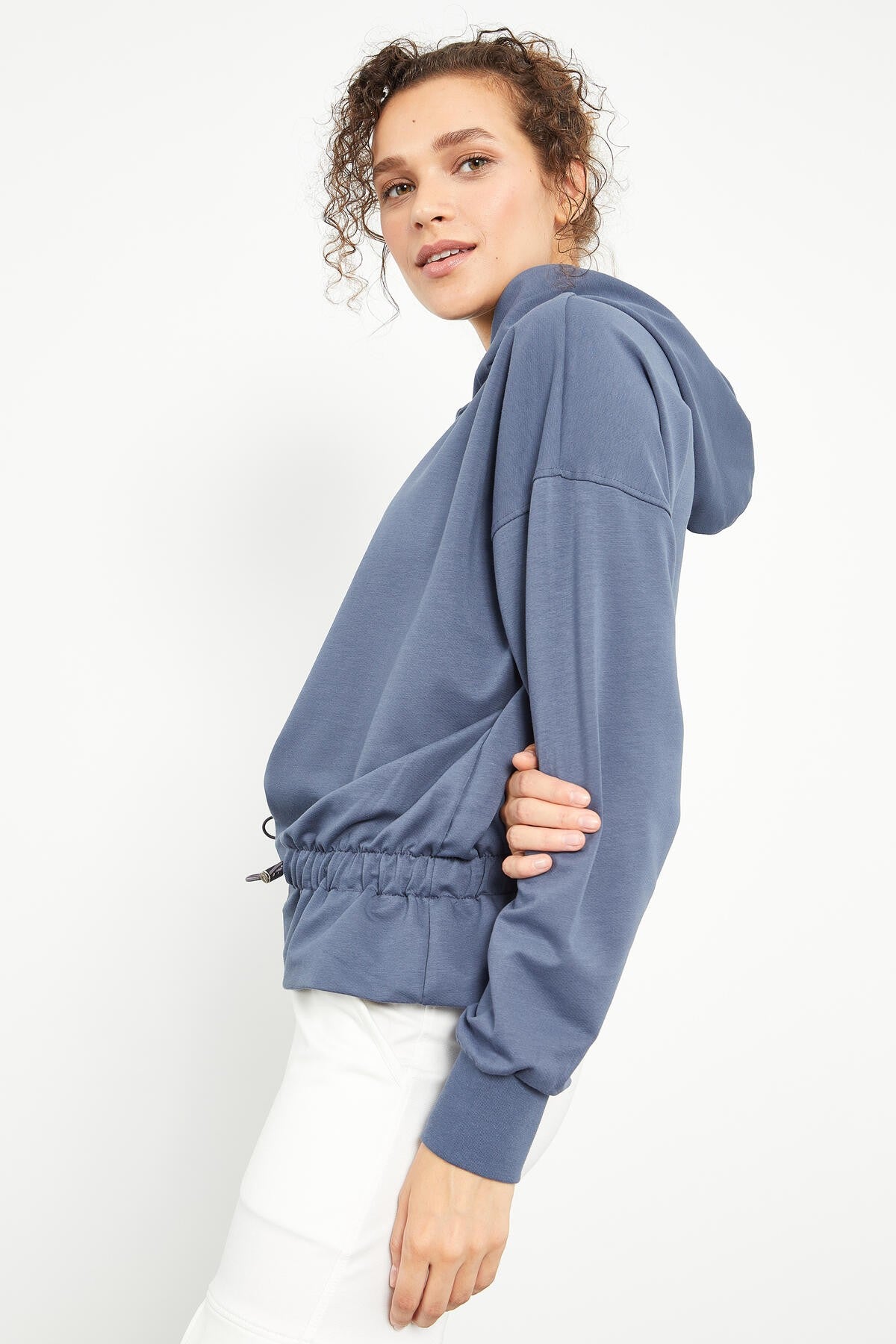 <tc>Sweatshirt femme à capuche avec ceinture froncée, coupe oversize - 97159</tc>