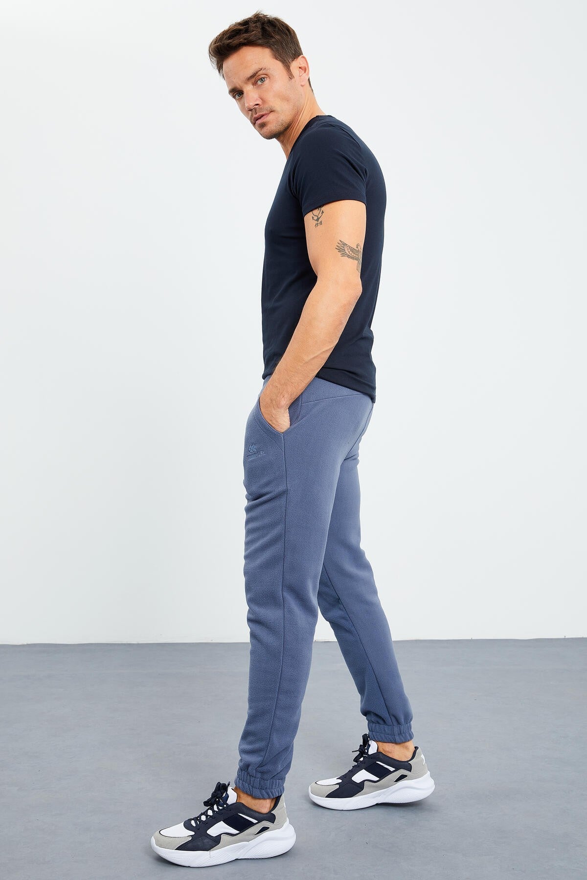 <tc>Pantalon jogger homme en polaire avec poches zippées, coupe décontractée - 84866</tc>