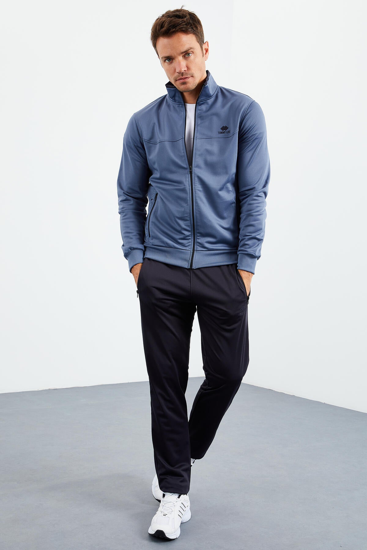 <tc>Ensemble de survêtement homme bleu marine avec col montant et fermeture éclair, coupe standard avec jambes classiques - 85162</tc>