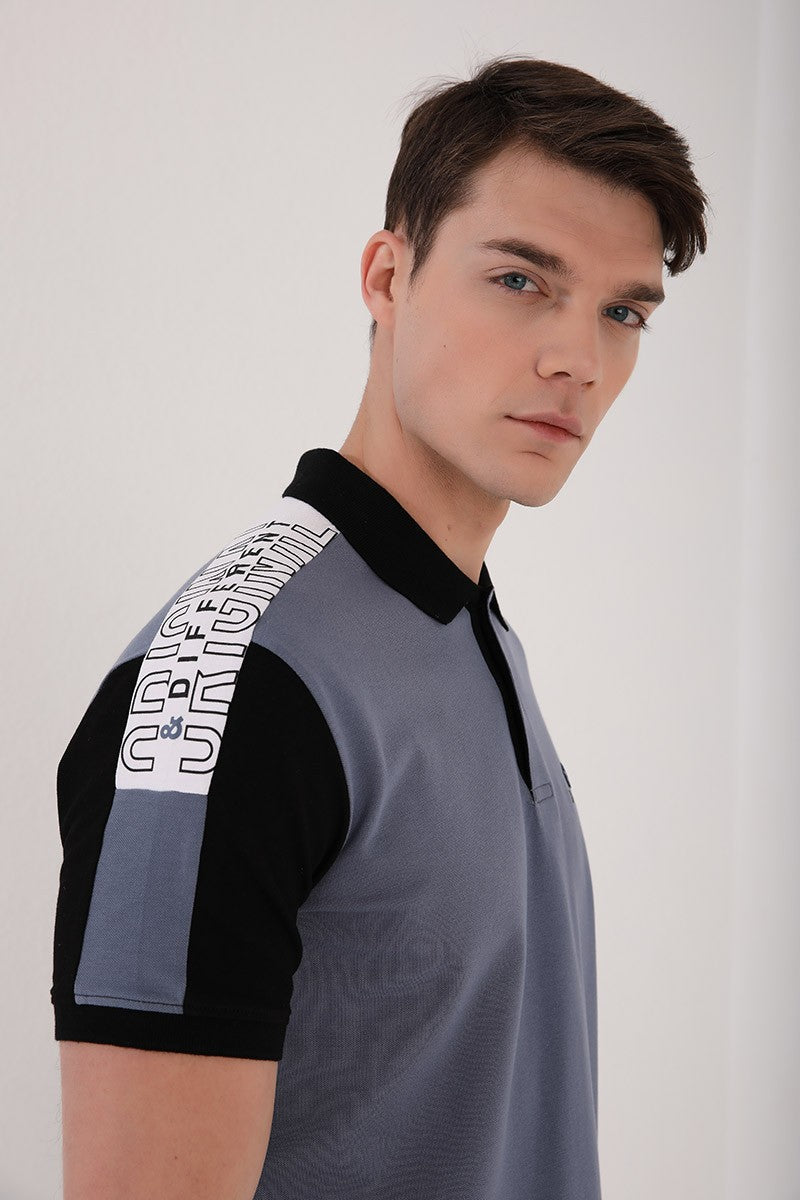 tek omuz yazi baskili standart kalip polo yaka erkek t-shirt - 87940 JMen