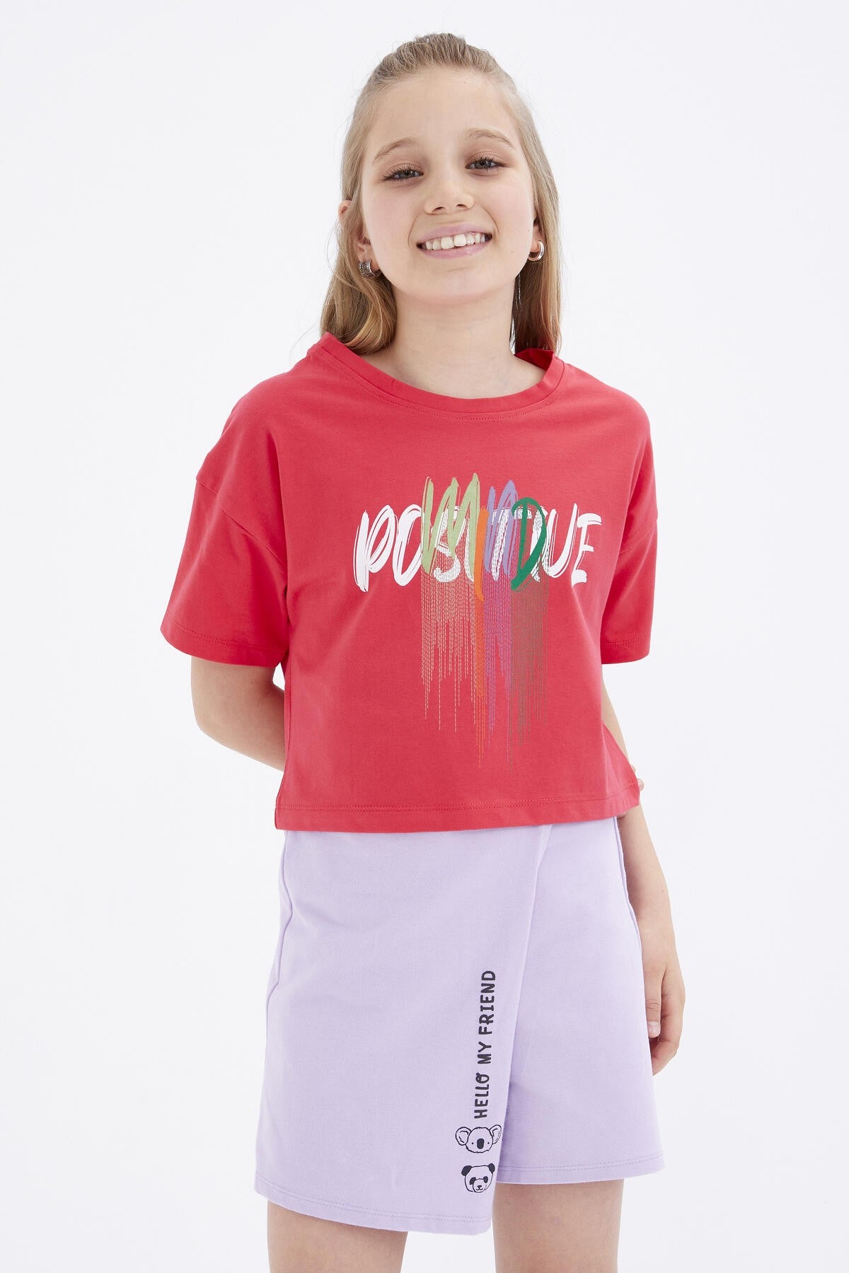 <tc>T-shirt crop fille à col rond, oversize avec imprimé texte coloré et épaules basses - 75036</tc>