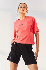 <tc>Ensemble femme oversize avec short bermuda rose et noir, imprimé avec petite écriture et col rond - 95292</tc>