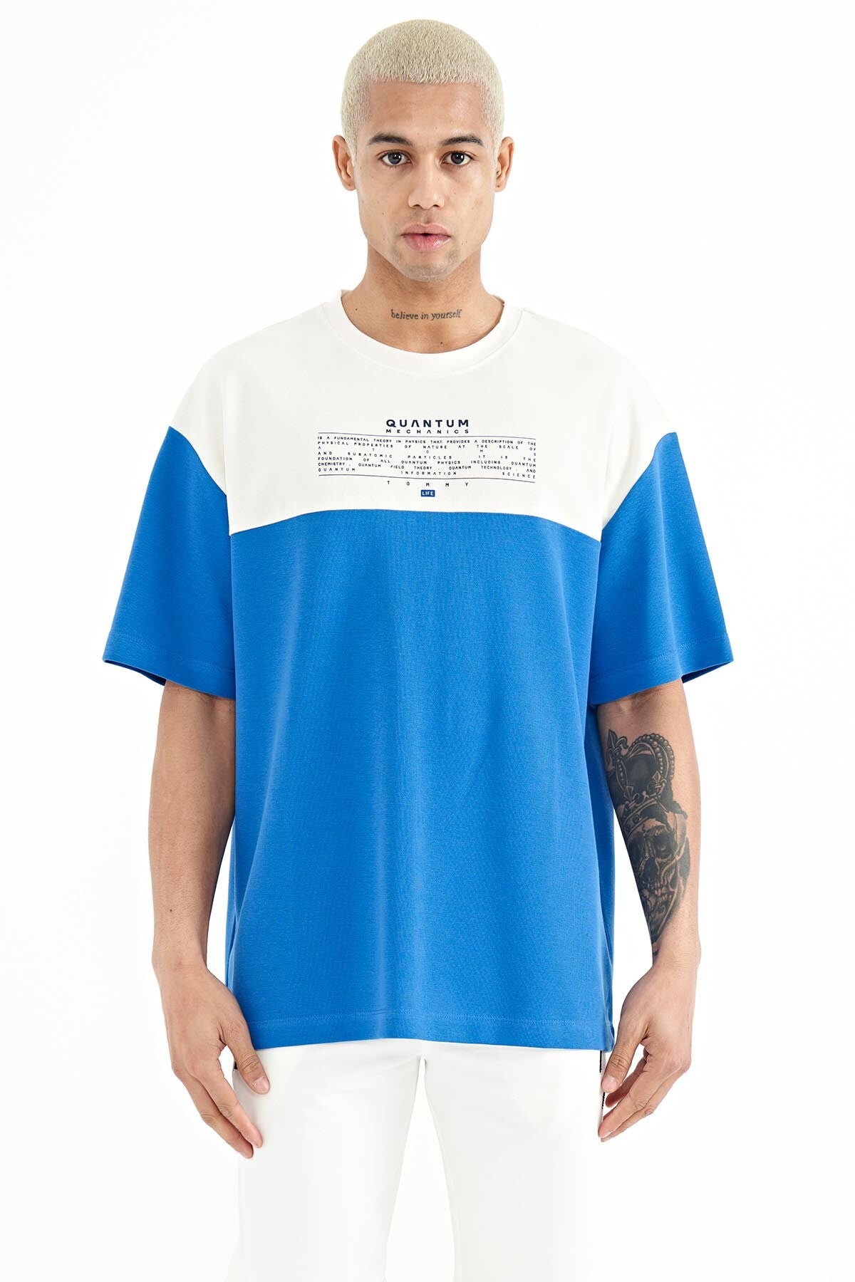 <tc>T-shirt oversize pour homme à col rond, avec détails d'imprimé et dégradé de couleurs - 88225</tc>