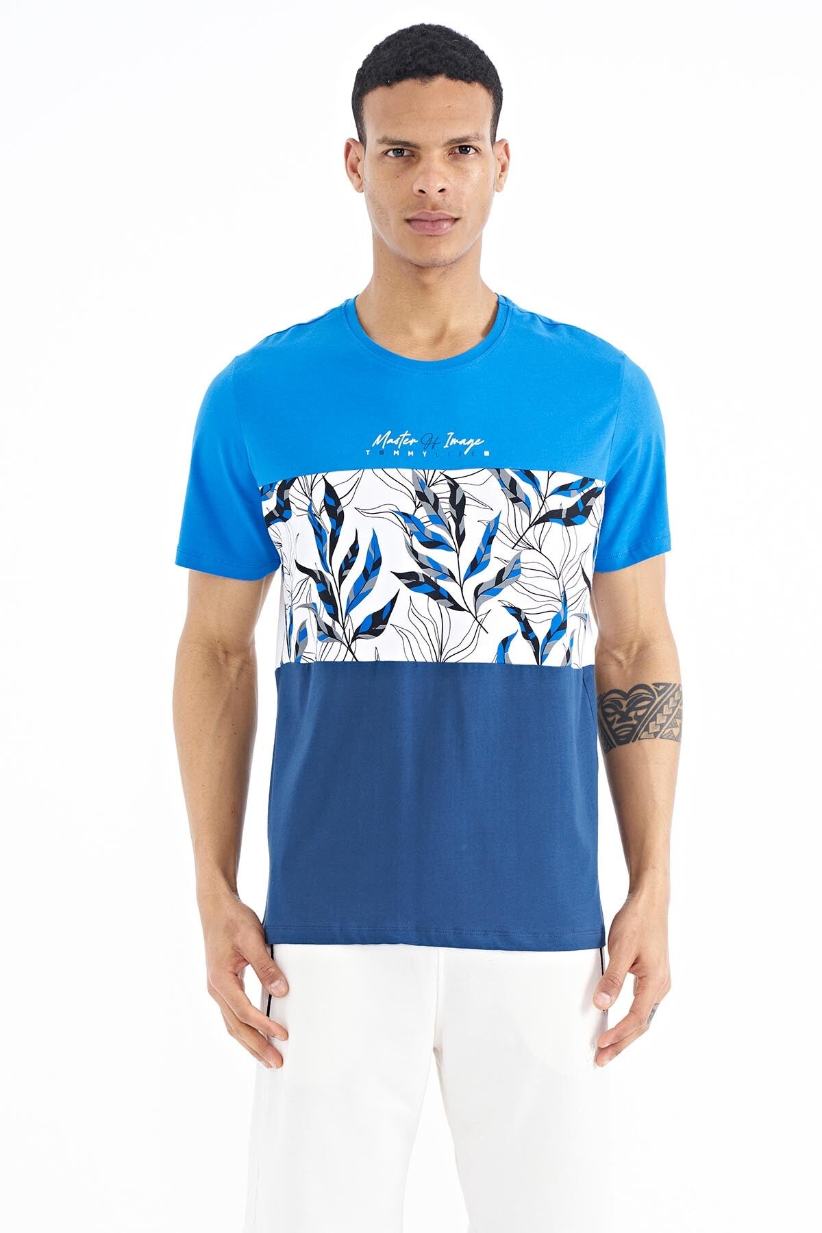 <tc>T-shirt pour homme à col rond, à coupe standard, avec impression en dégradé de couleurs - 88177</tc>