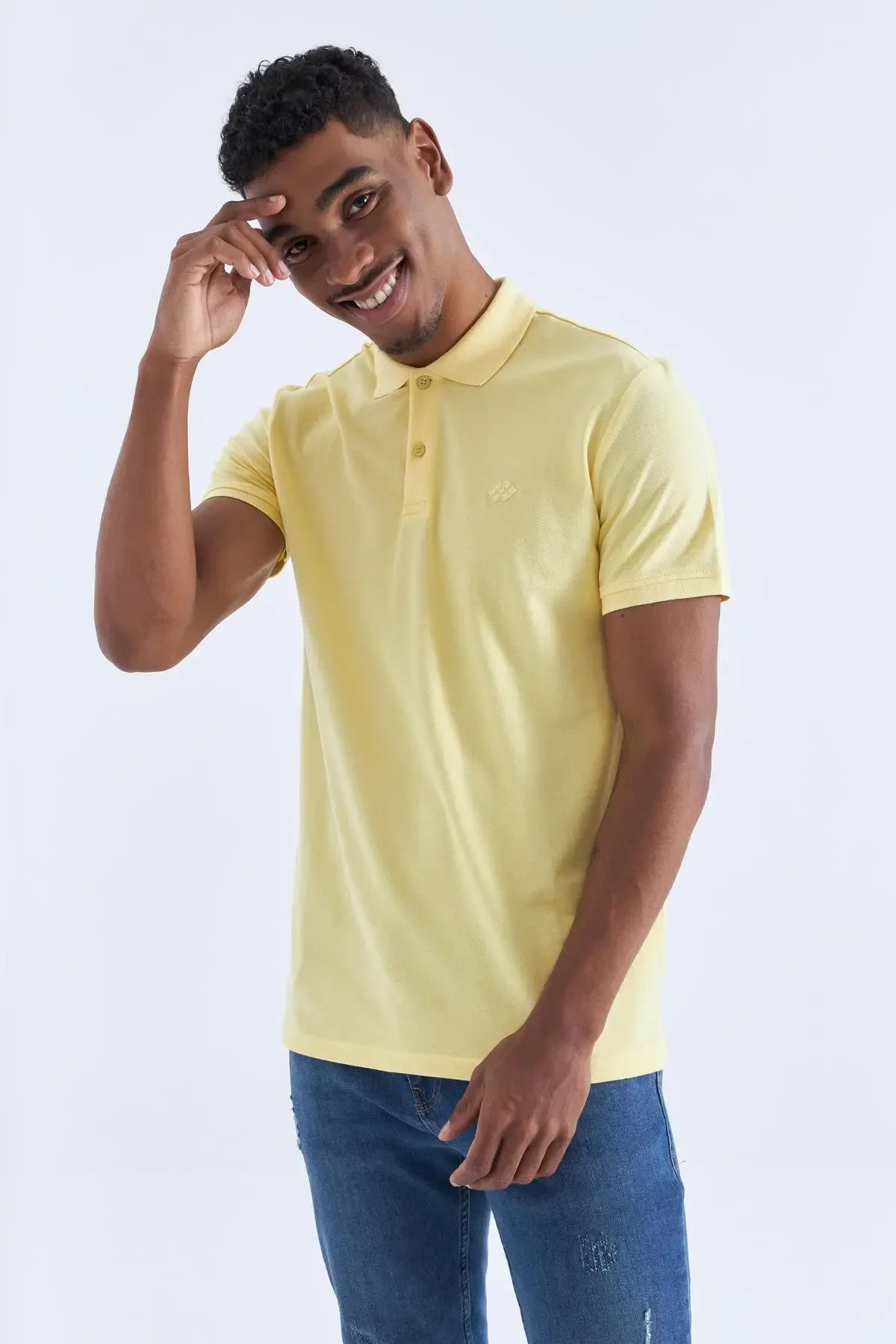 Polo homme en maille avec logo col polo coupe standard- 87748 - Justyol