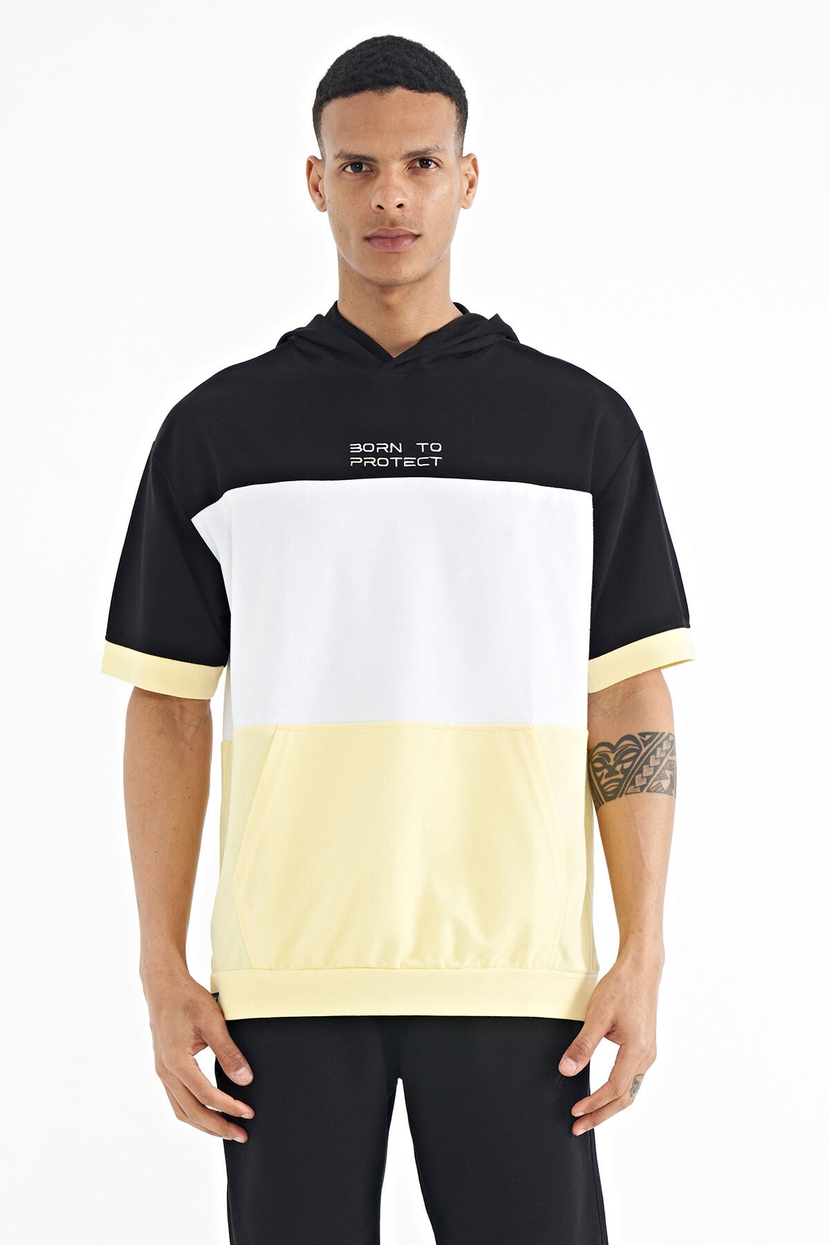 <tc>T-shirt oversize pour homme avec capuche, détails d'imprimé - 88191</tc>