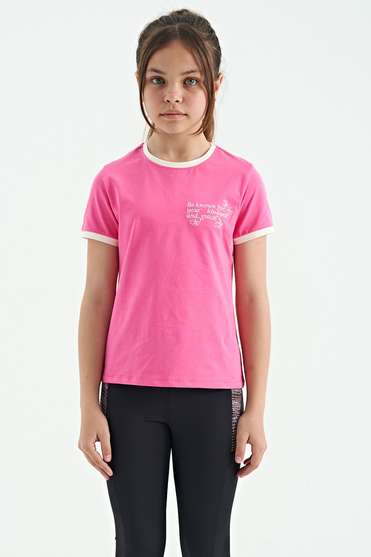 <tc>T-shirt fille à col rond, coupe décontractée, manches courtes, avec impression minimaliste - 75110</tc>