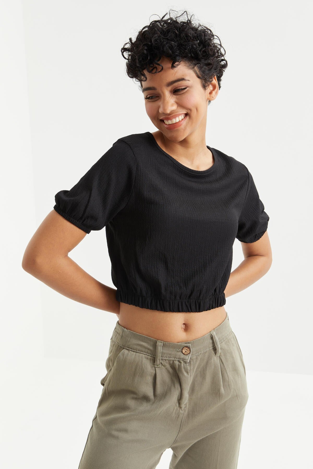 balon kol o yaka beli lastikli bürümcük kumaş kadin crop top t-shirt - 97221