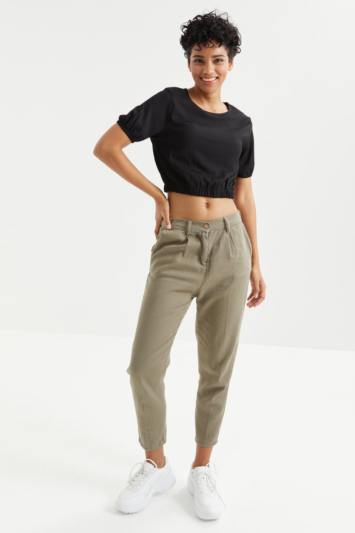 <tc>crop top t-shirt femme à col rond, manches ballon et taille élastique en tissu froncé - 97221</tc>