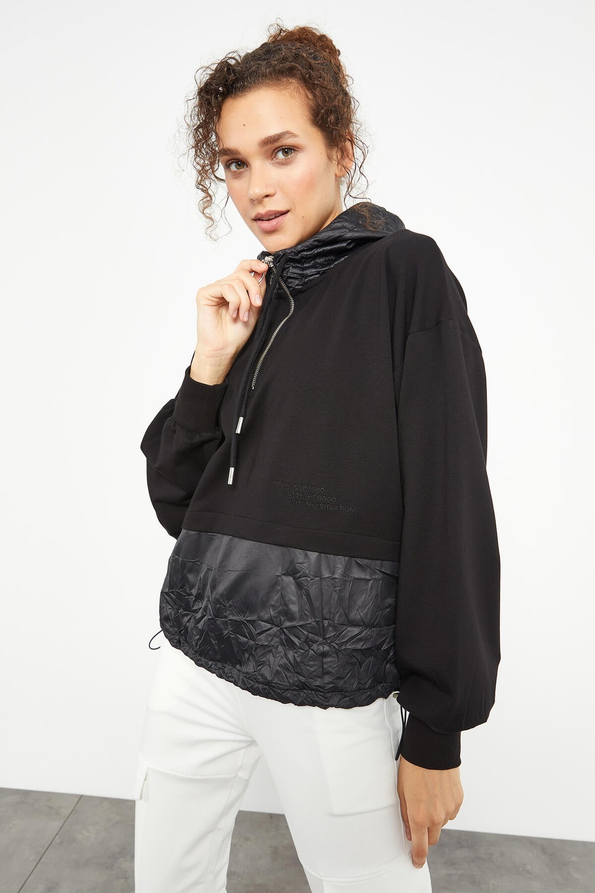 <tc>Sweatshirt femme oversize avec manches ballon et détails en tissu parachute - 97167</tc>