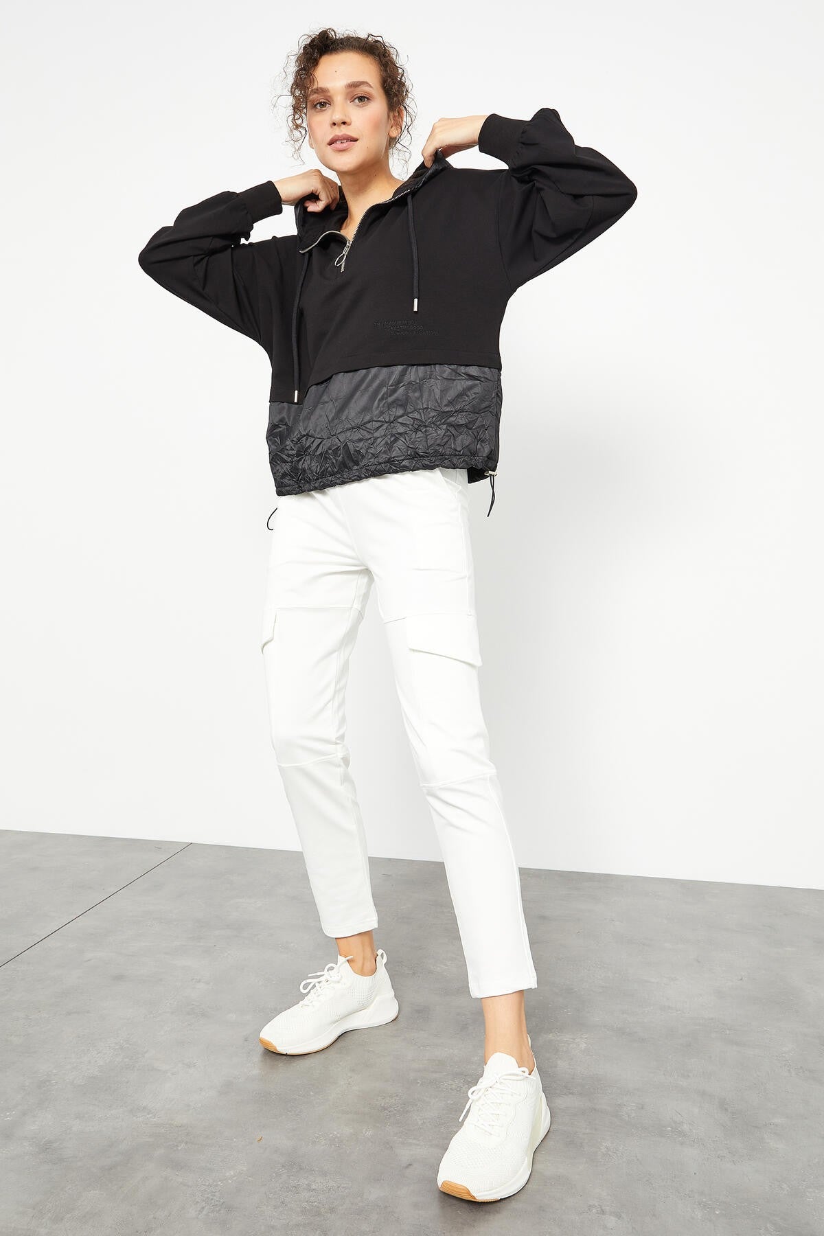 <tc>Sweatshirt femme oversize avec manches ballon et détails en tissu parachute - 97167</tc>