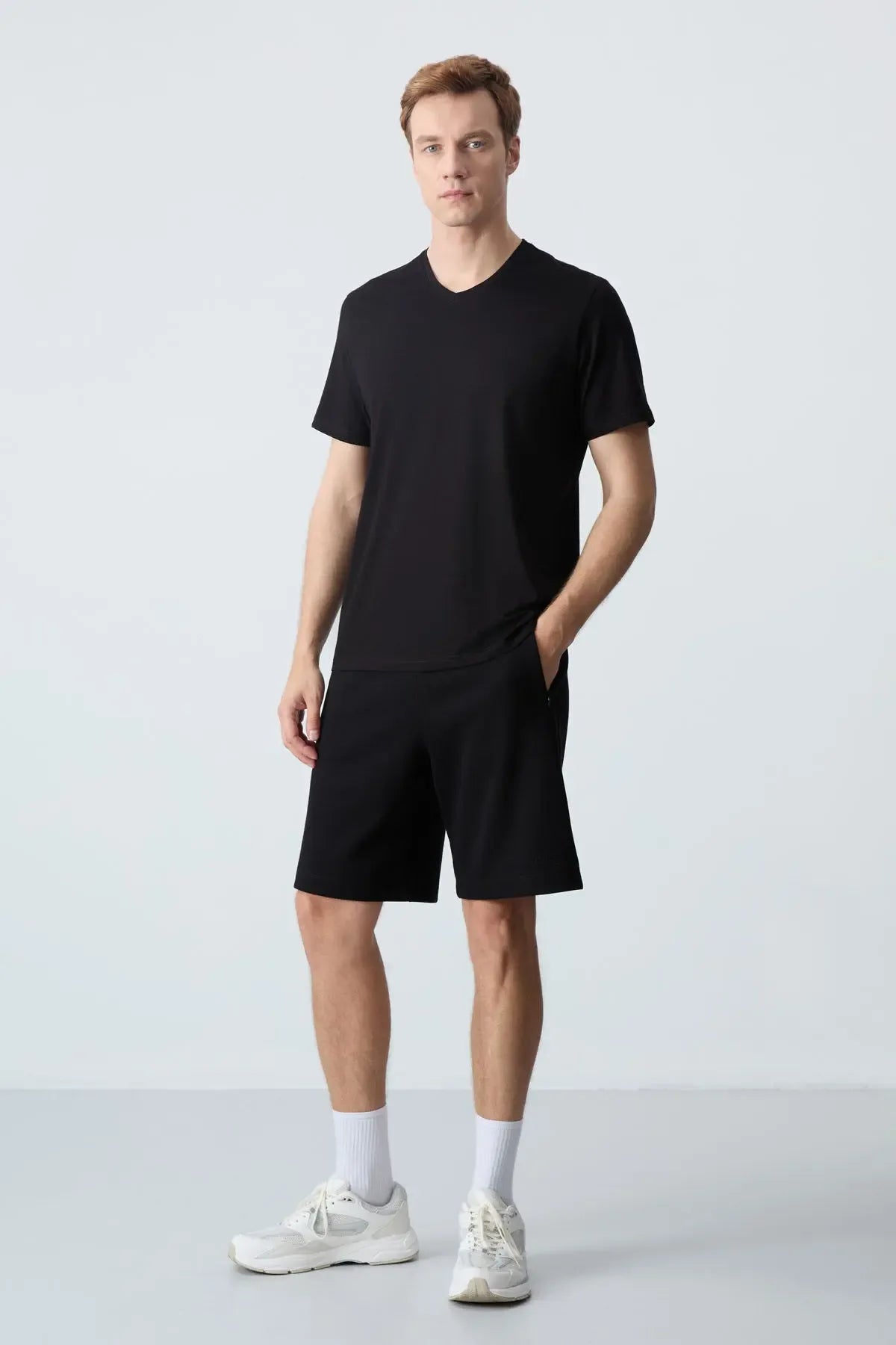 T-shirt homme basique col V manches courtes coupe standard- 87912 - Justyol